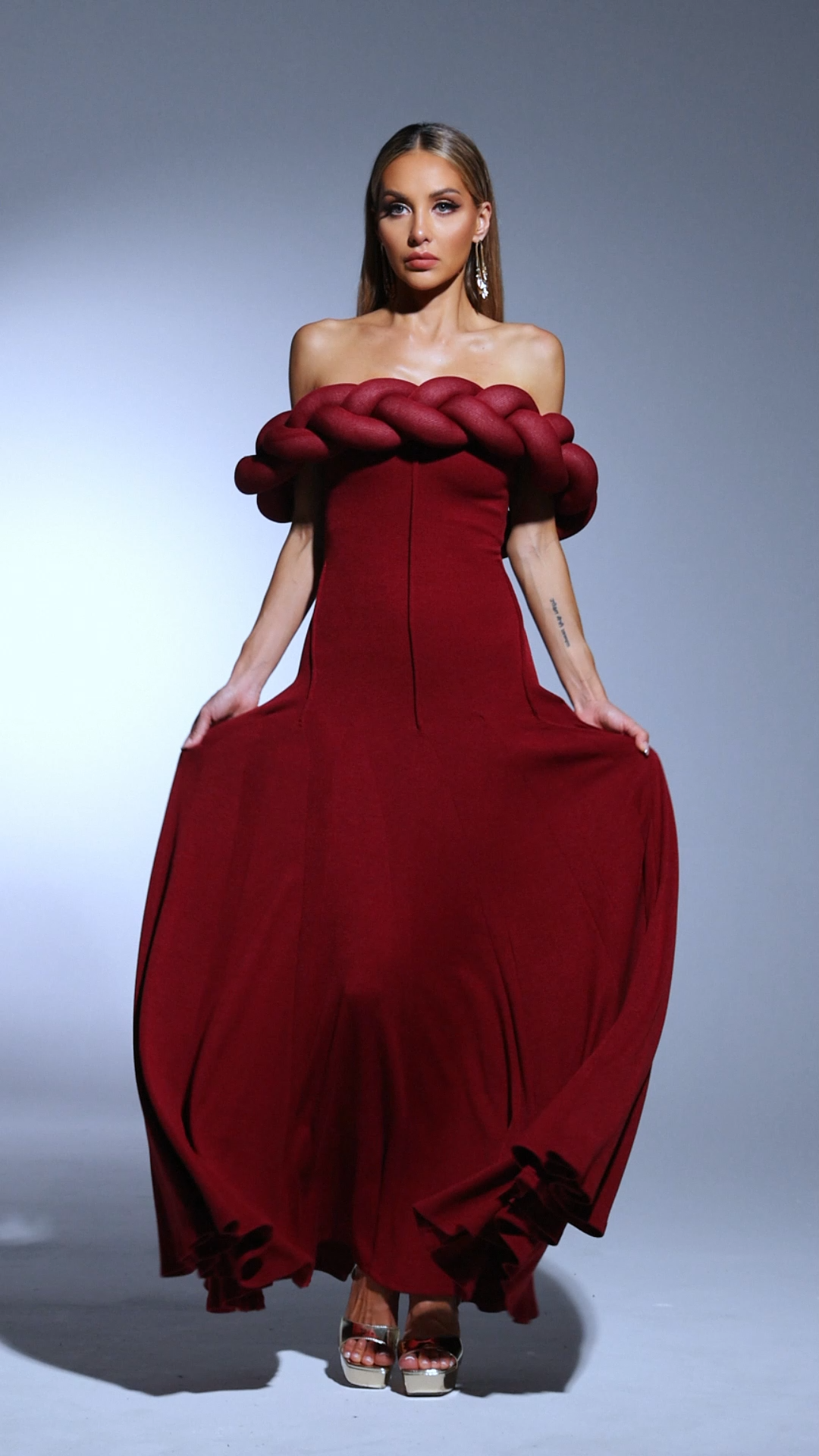 Winify Off-the-Shoulder Maxi Dress