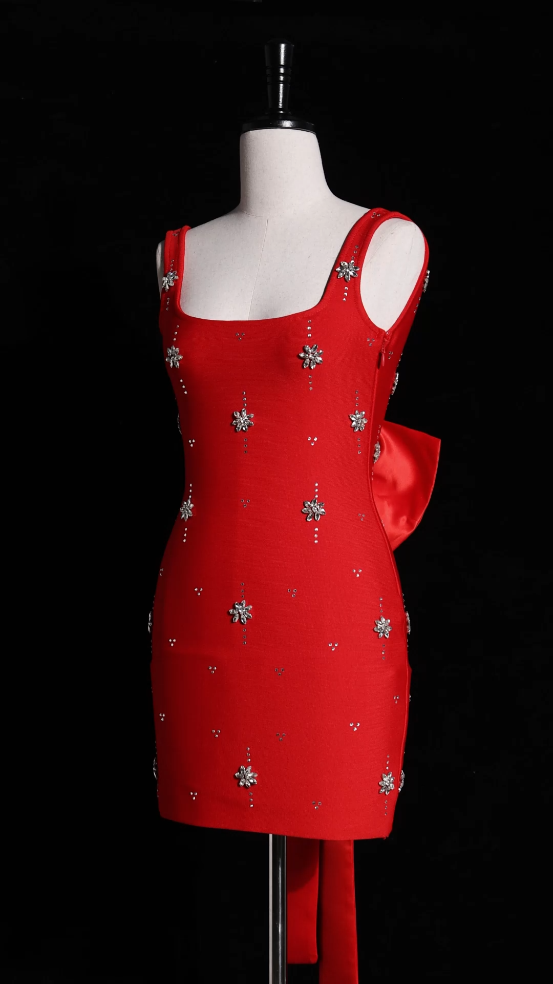 Marne Sleeveless Diamond Bow Bandage Mini Dress