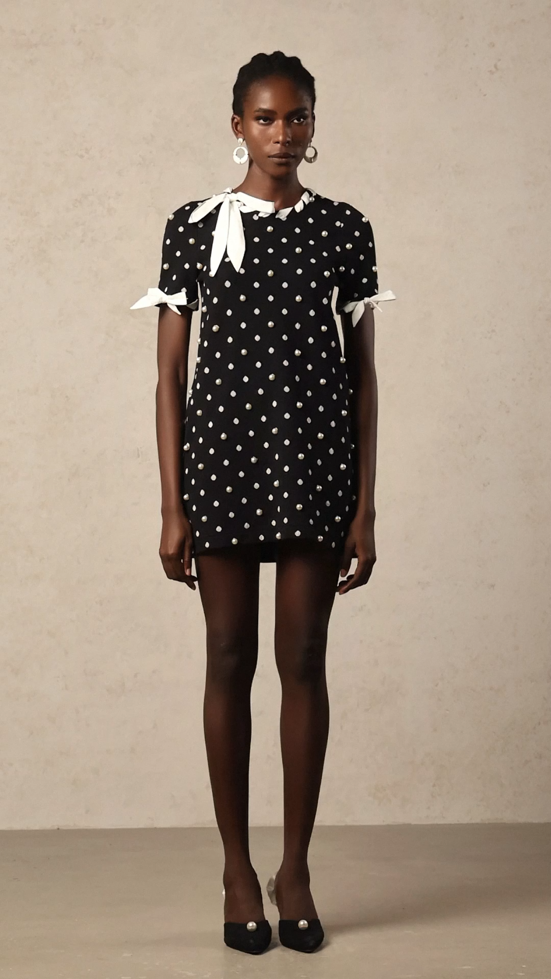 Falae Round Neck Short Sleeves Dot Printed Mini Dress