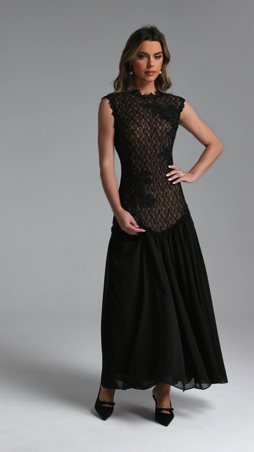 Scala Elegant Contour Sleeveless Ruched Lace Maxi Dress