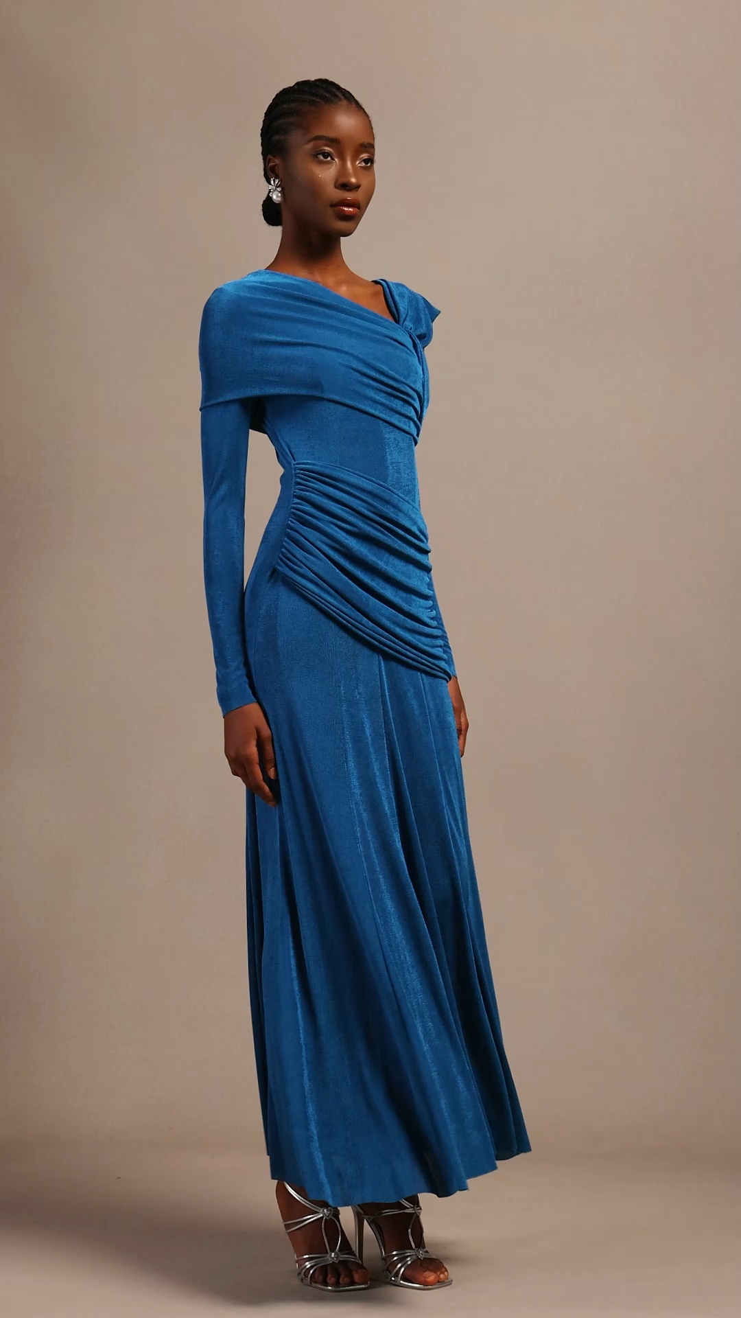 Luysa Elegant Contour One Shoulder Ruched Knit Maxi Dress