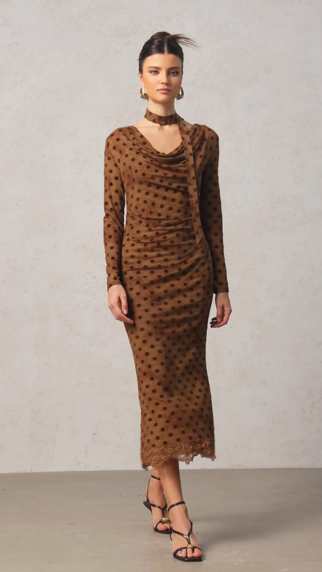 Wilisa Long Sleeves Streamer Midi Dress