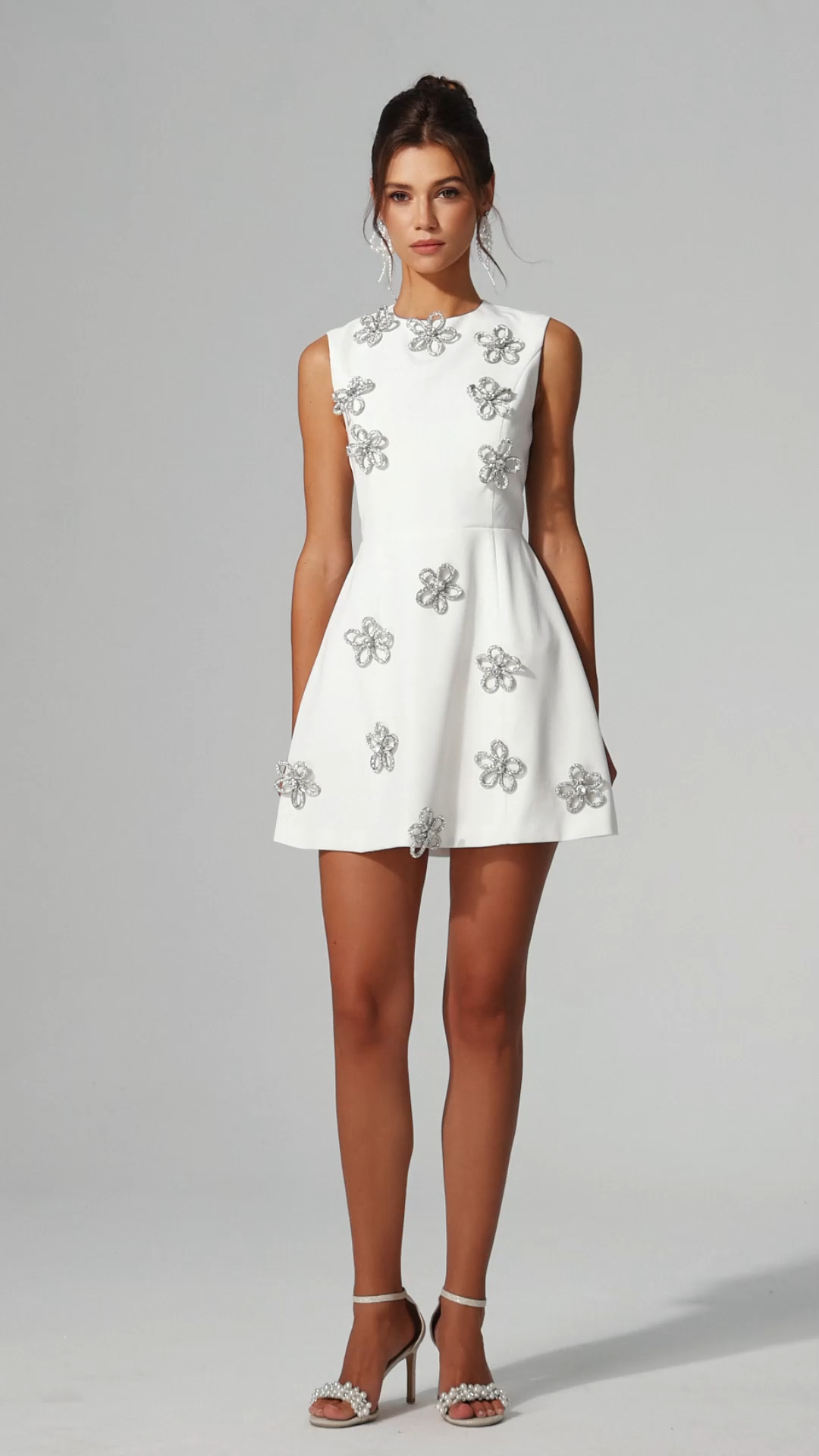 Eanna Round Neck Sleeveless Diamond Flowers Mini Dress