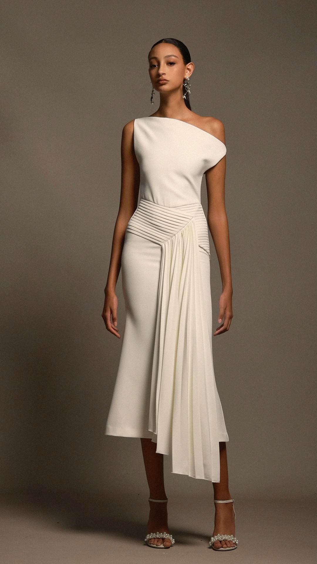 Paulina Oblique Shoulder Sleeveless Folds Midi Dress