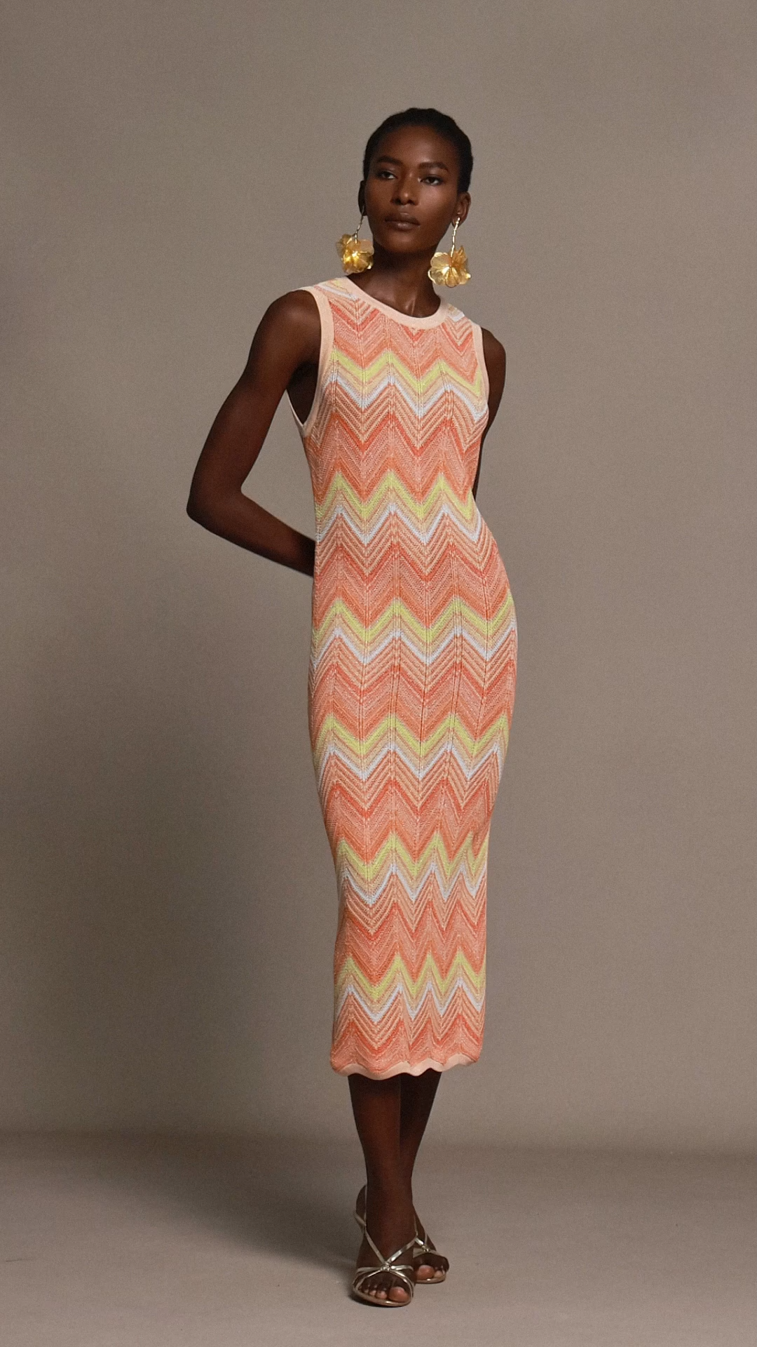 Laurie Sleeveless Round Neck Wave Pattern Midi Dress