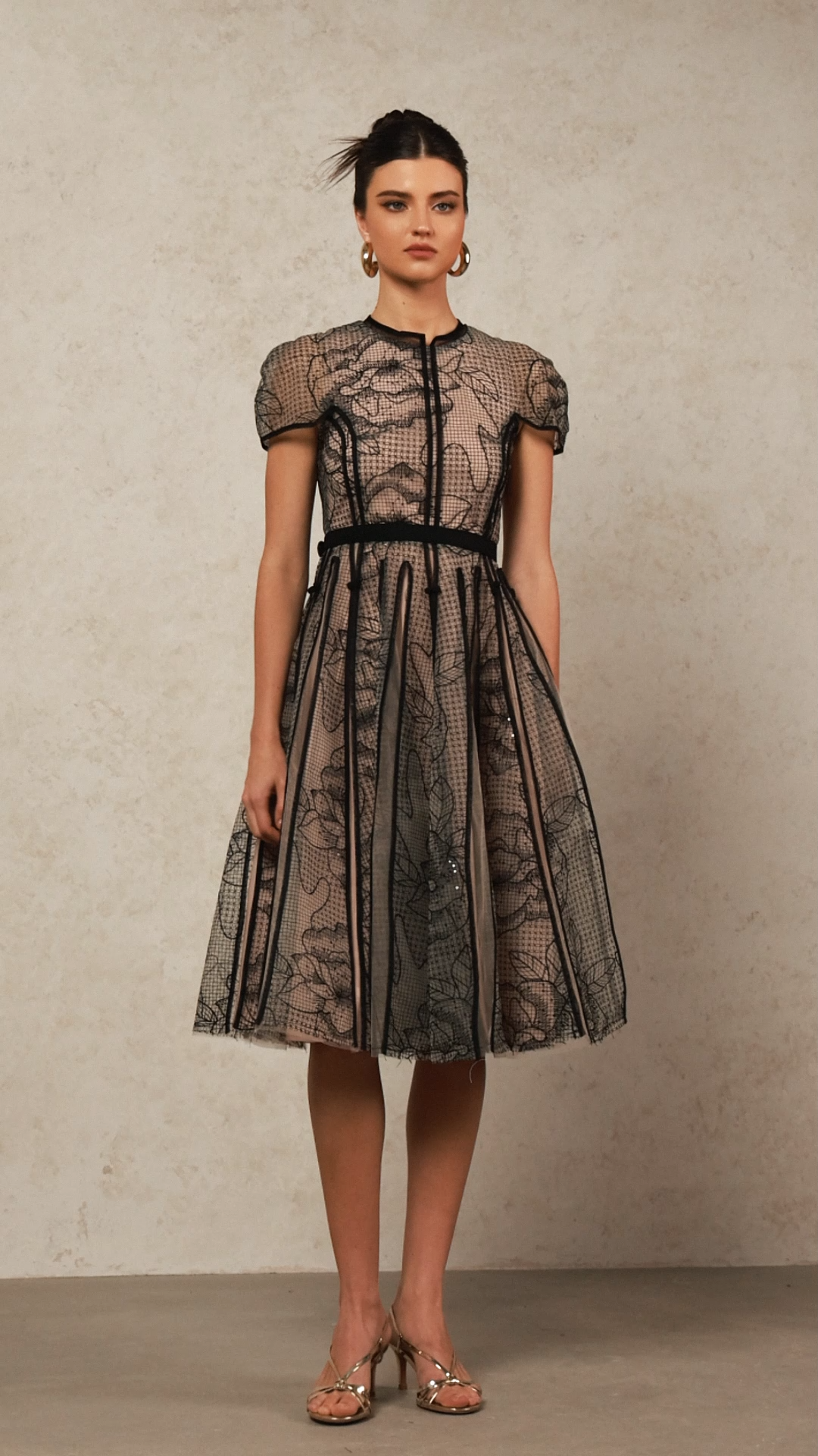 Lisiya Short Sleeves Jacquard Midi Dress
