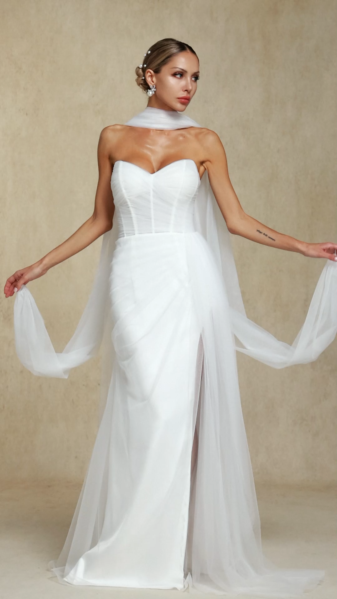 Vanessa Pleated light gauze fishbone strapless maix wedding dress