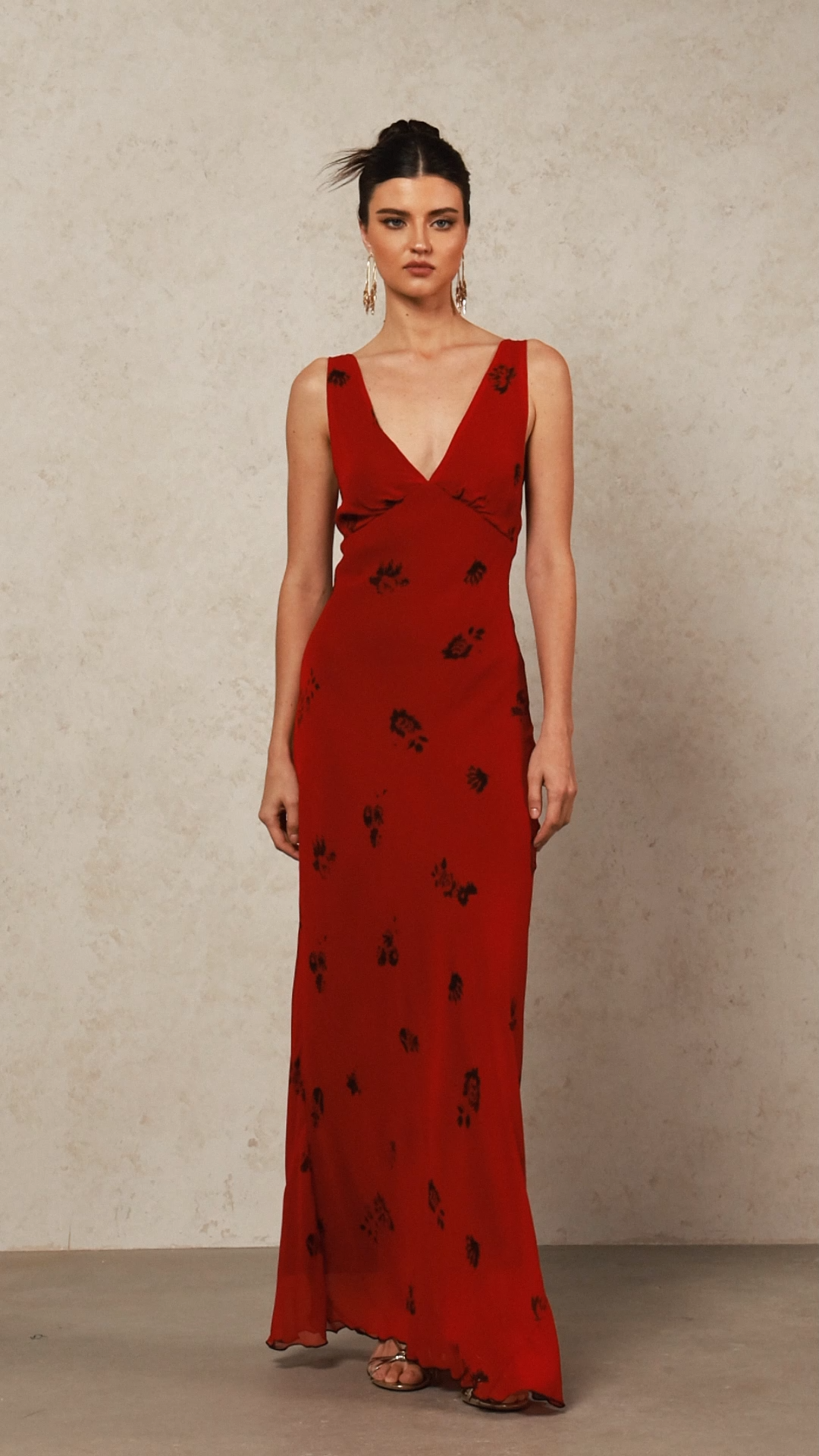 Vosa V-Neck Sleeveless Printed Maxi Dress