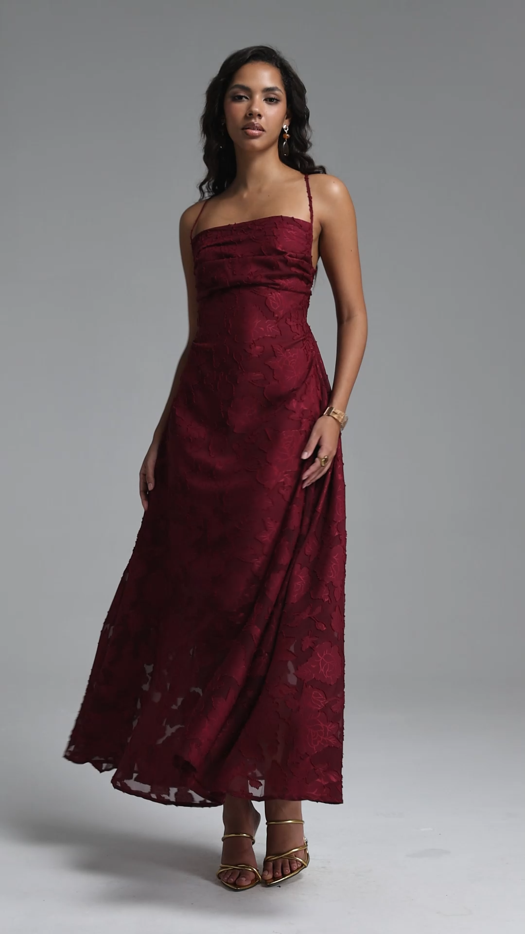 Qearl Elegant Flowy Spaghetti Strap Floral Woven Maxi Dress