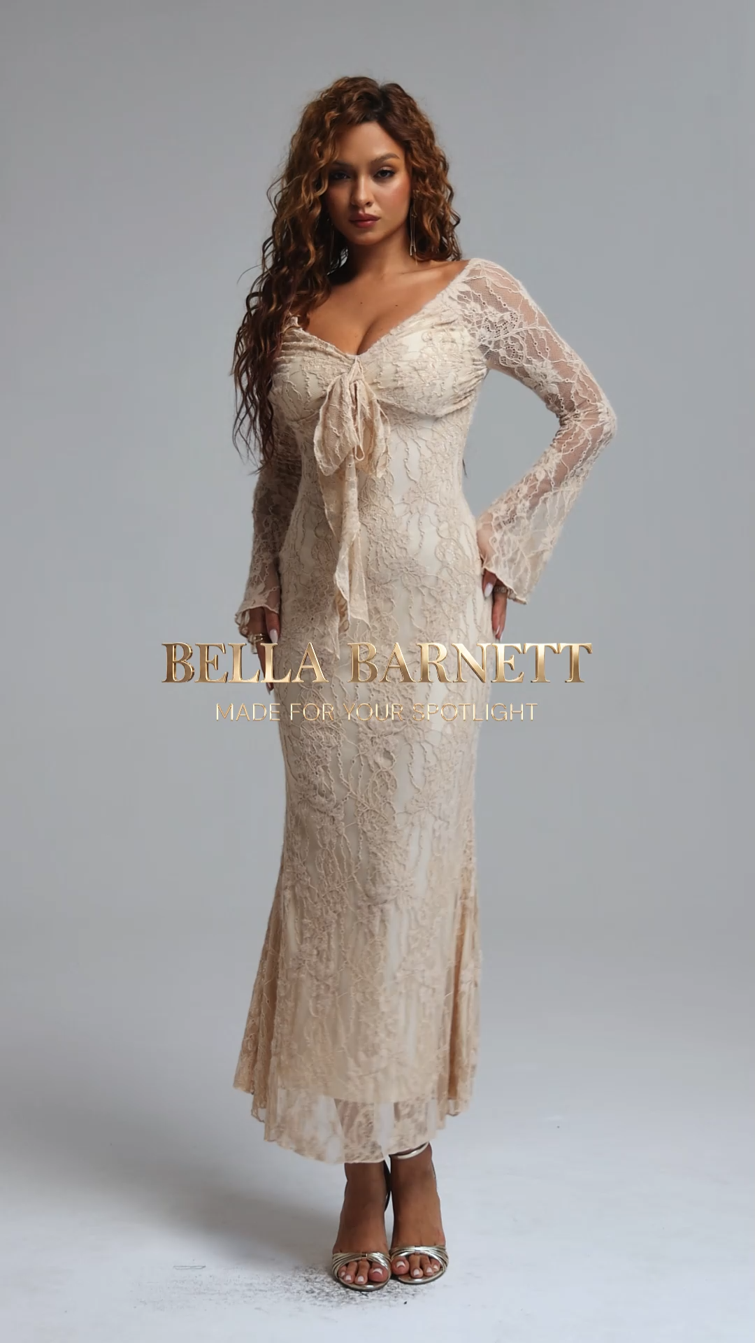 Erryn Romantic Contour V-Neck Long Sleeve Bow Tie Lace Maxi Dress