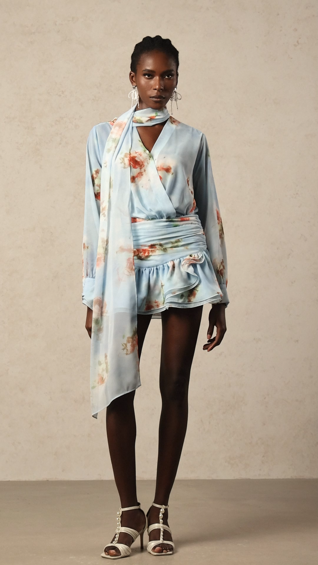 Xanty Long Sleeves V-Neck Floral Printed Streamer Mini Dress
