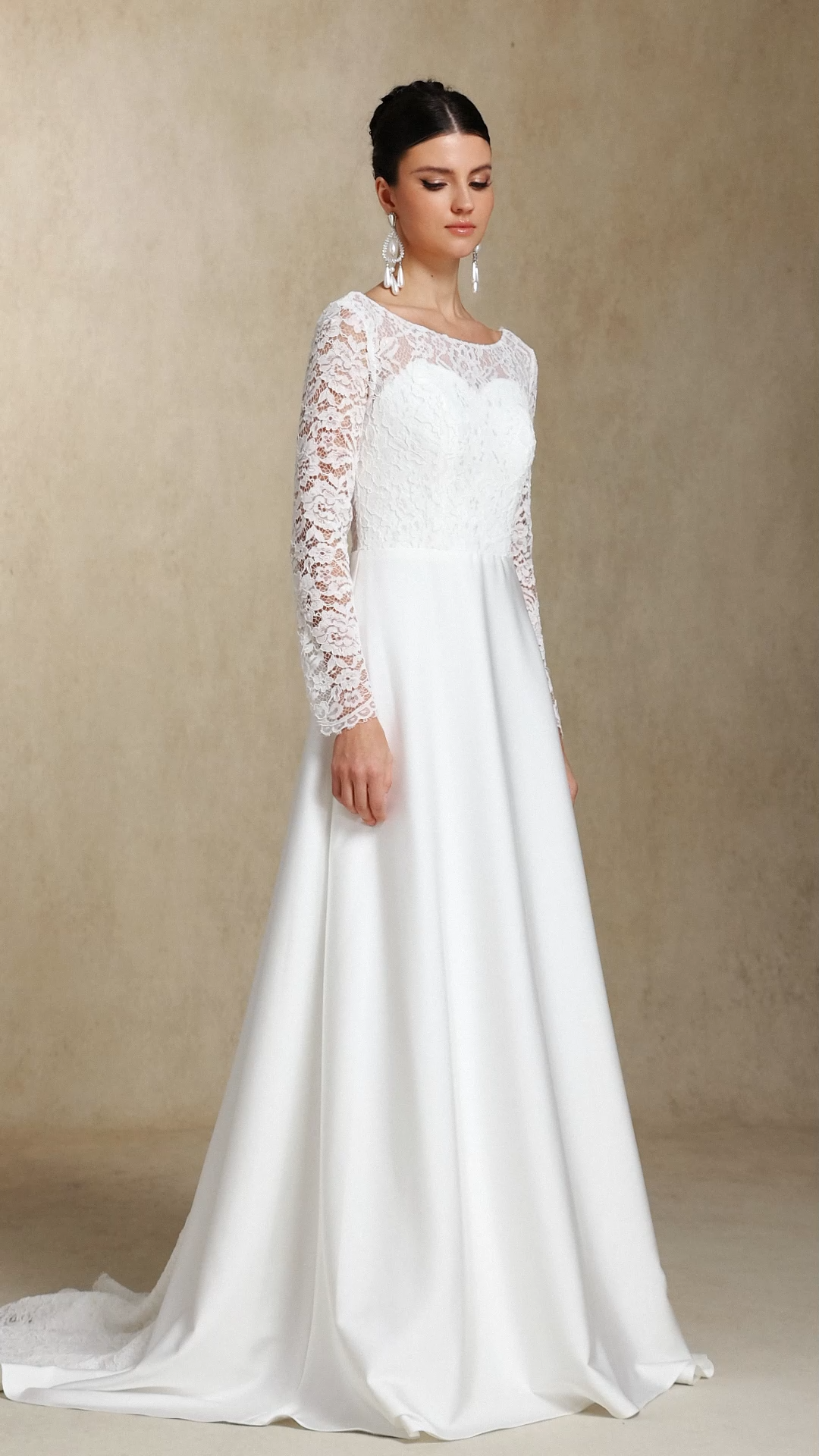 Mavis Lace Backless Trailing maxi wedding dress