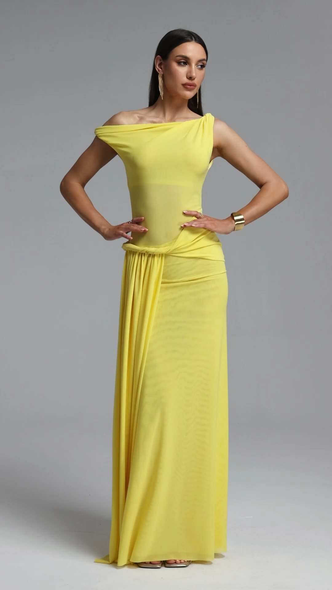 Ridia Chic Contour Off Shoulder Twist Maxi Dress