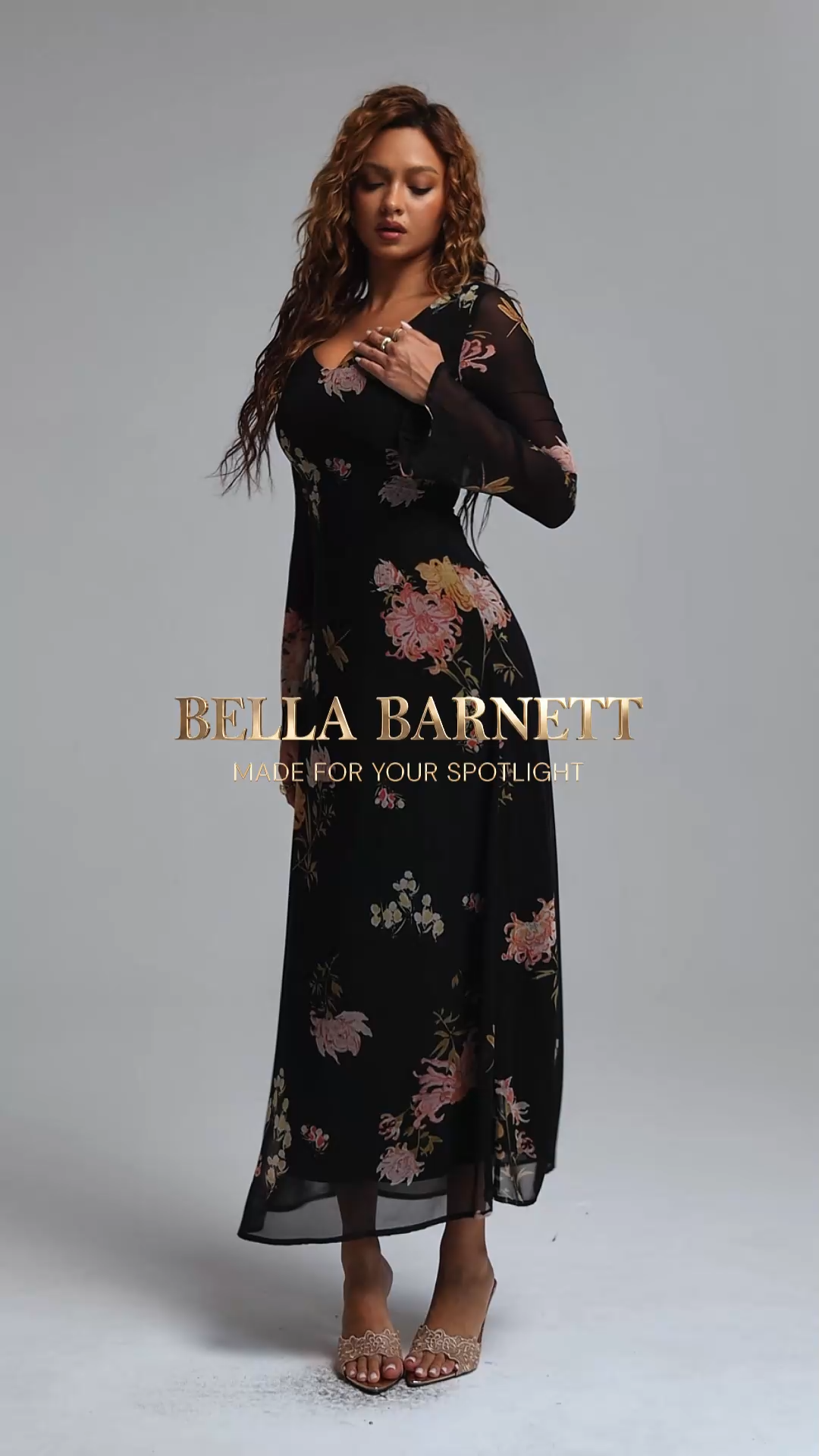 Mistrsa Elegant Flowy V-Neck Long Sleeve Floral Print Chiffon Maxi Dress