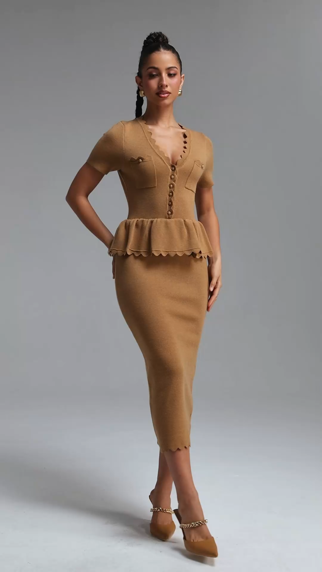 Hiata Elegant Contour V Neck Short Sleeve Ruffle Caramel Knit Maxi Dress