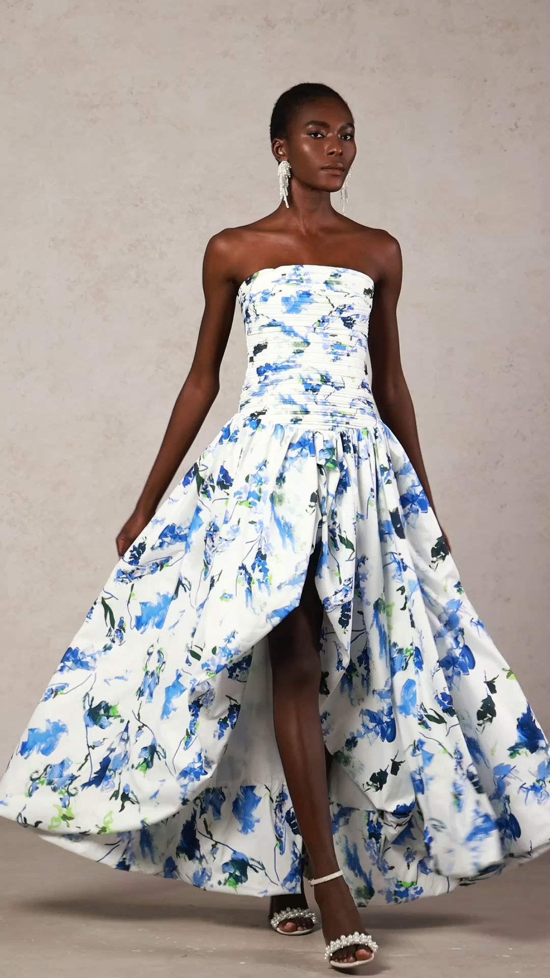 Naomi Sleeveless Floral Printed Folds Maxi Dress