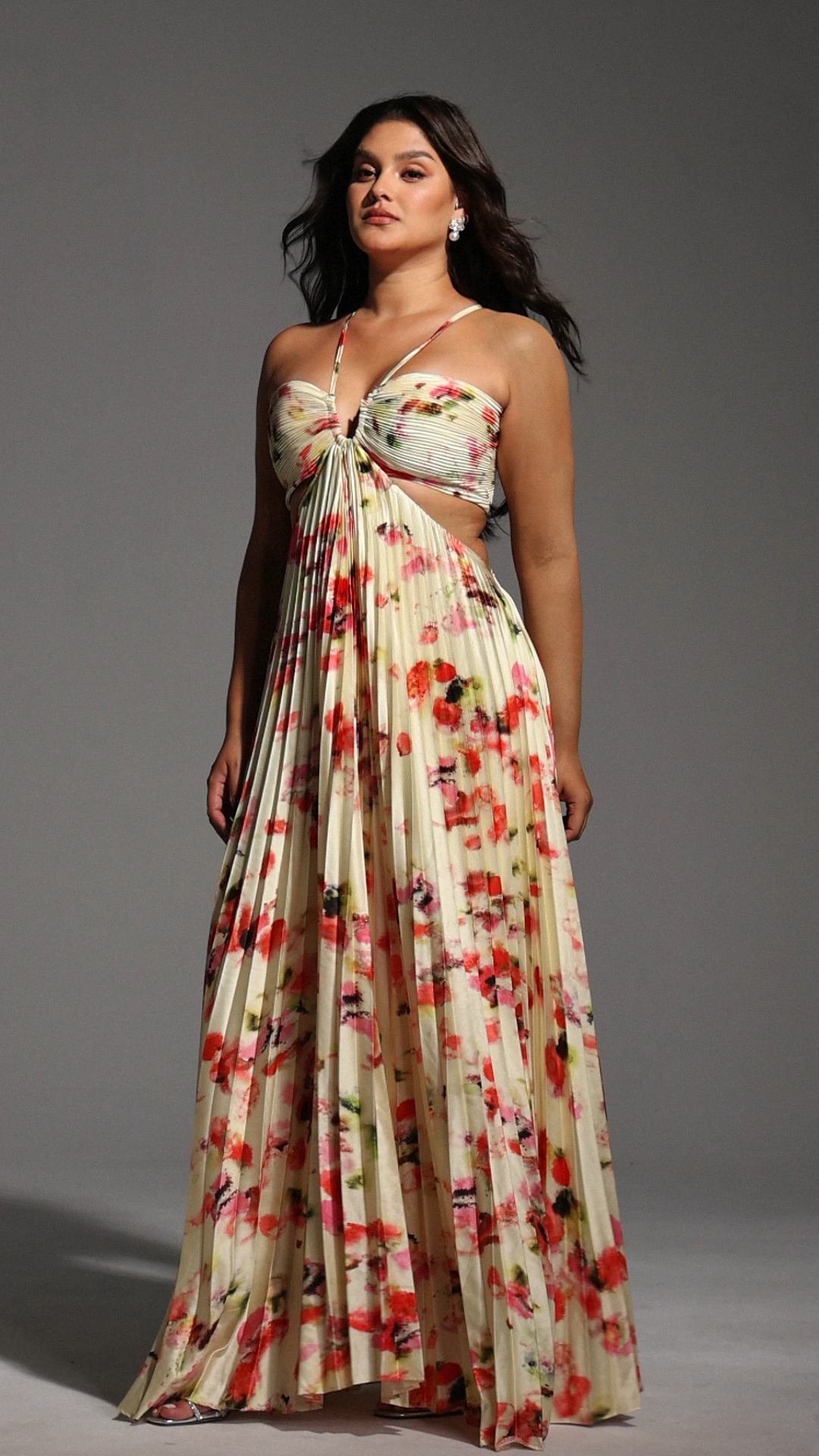 Huresa Halter Sleeveless V-Neck Hollow Out Maxi Dress