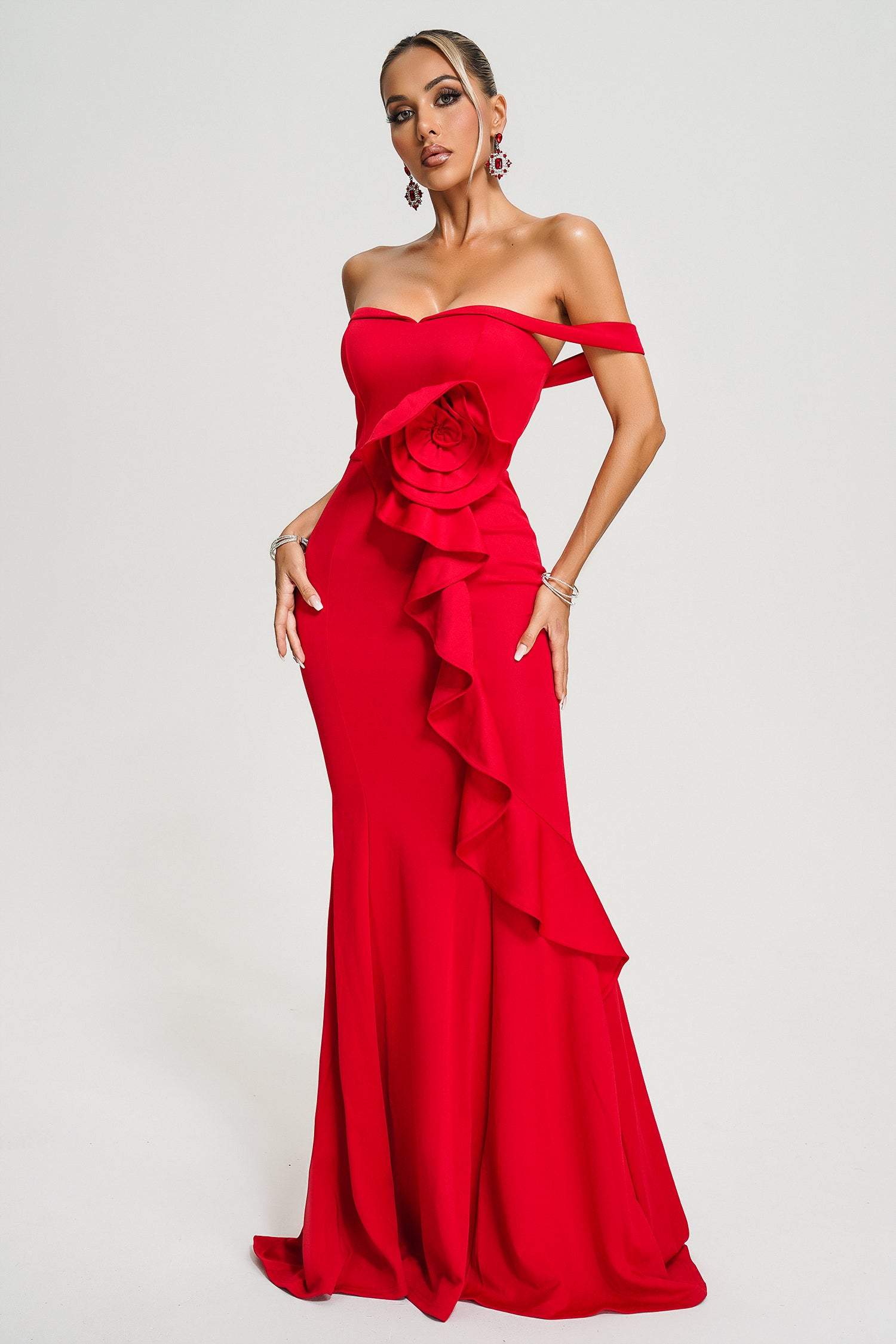 Long red evening dress with adjustable corset – BELLADRESS