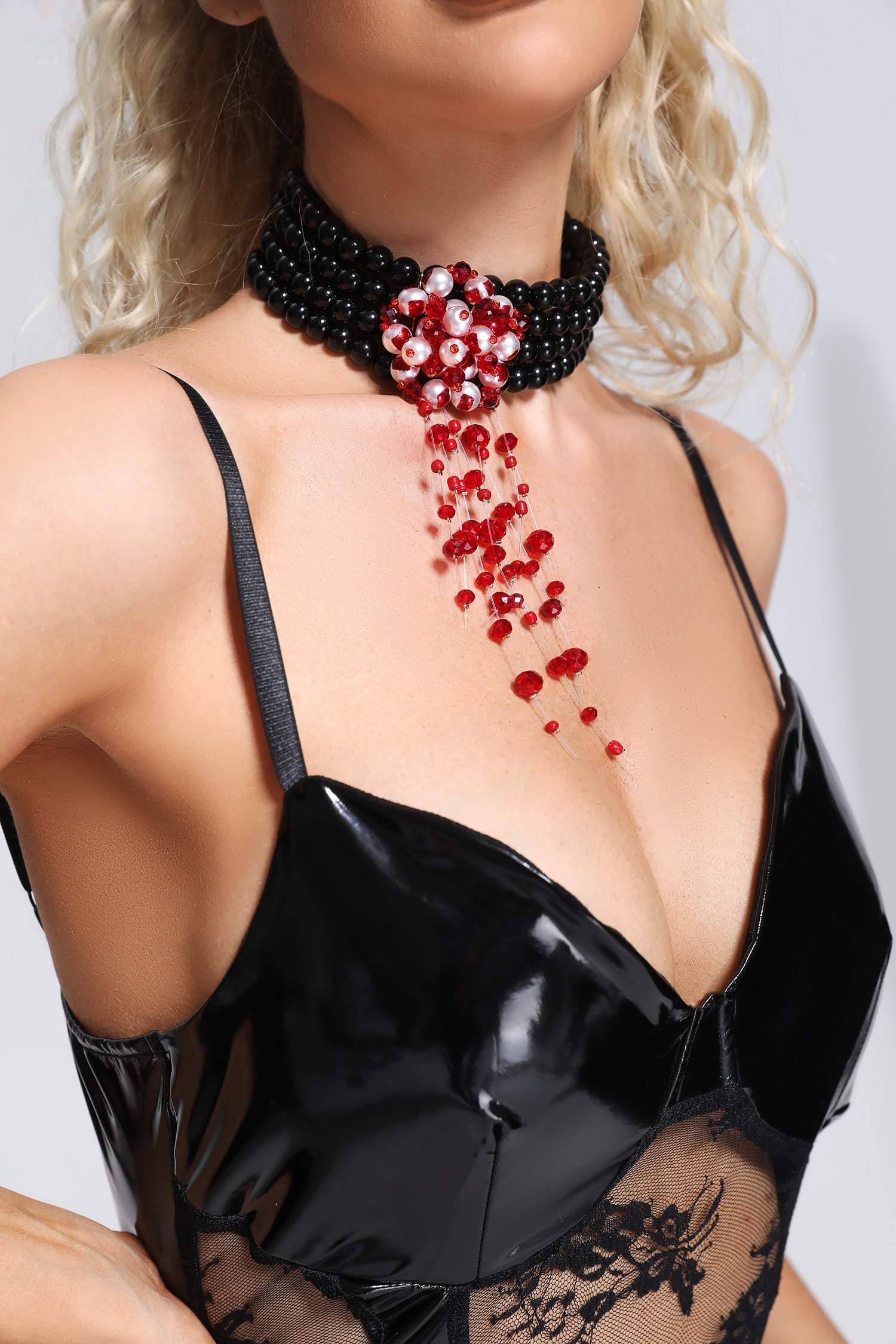 Dellis Pearl Blood Necklace