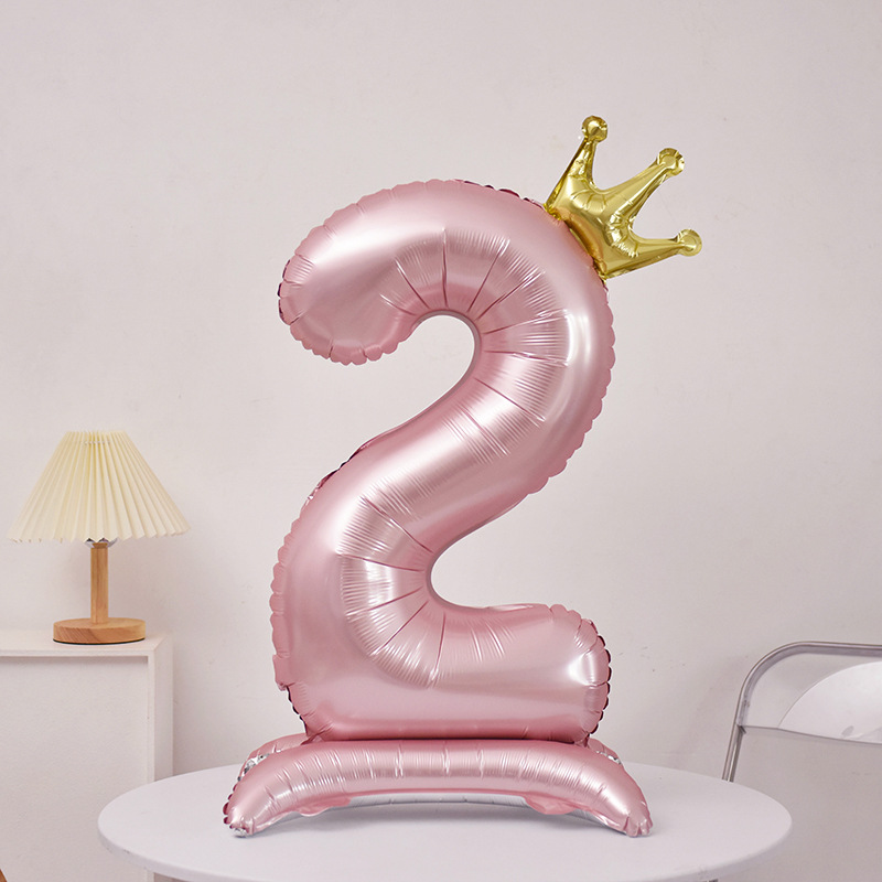 Pink Standing Crown Number Balloon Birthday Photo Background