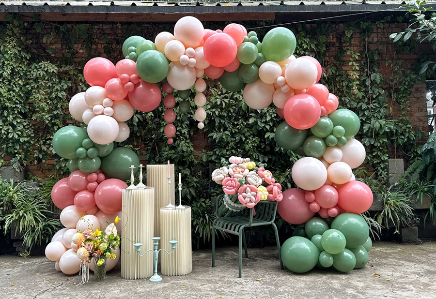 Vintage balloon arrangement