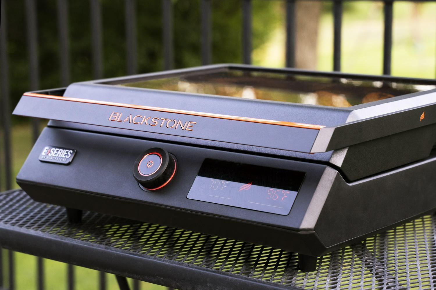 Blackstone ESeries 17 Electric Tabletop Griddle with Hood