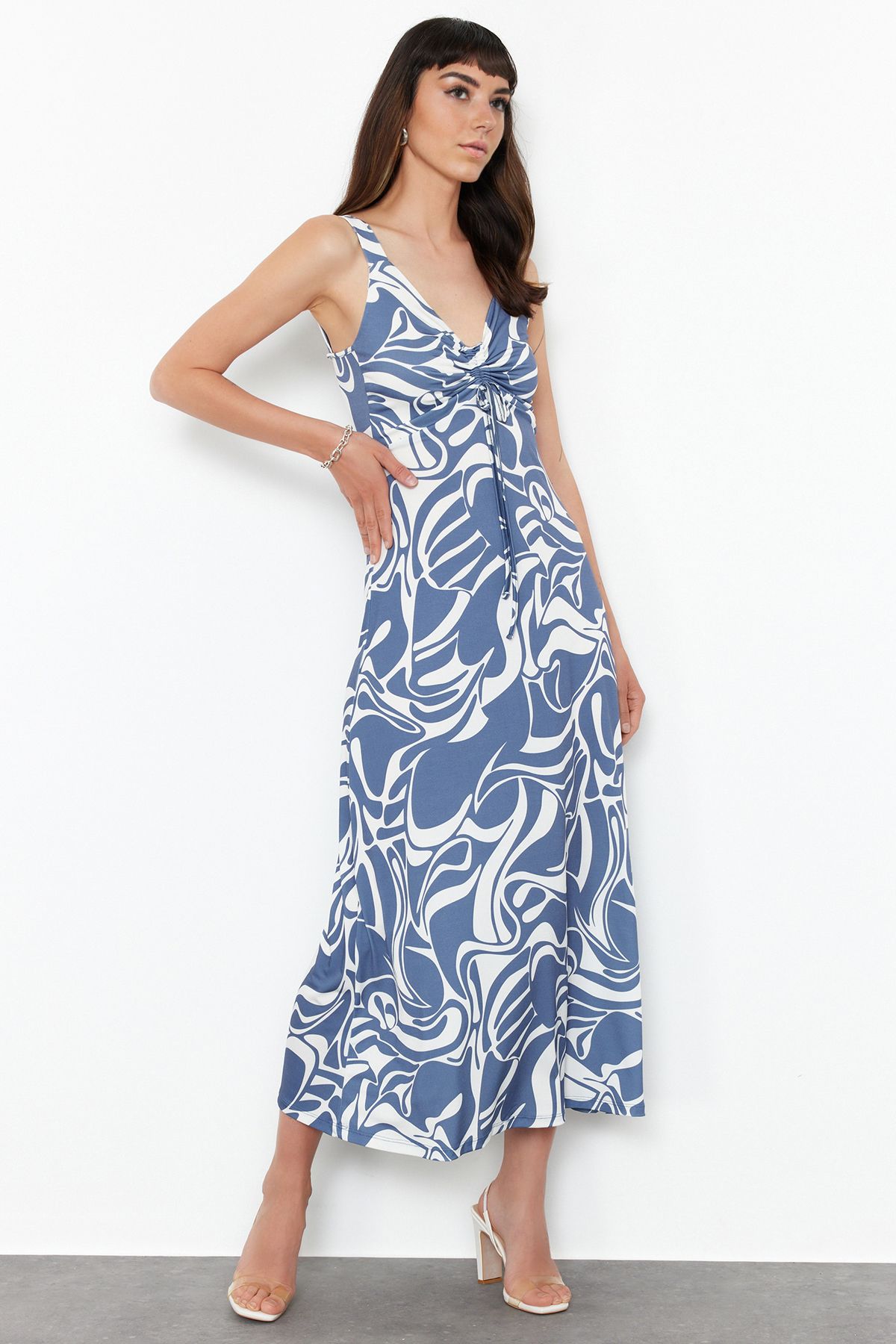 Fitted Ruffle Detailed Sleeveless Flexible  Maxi Dress