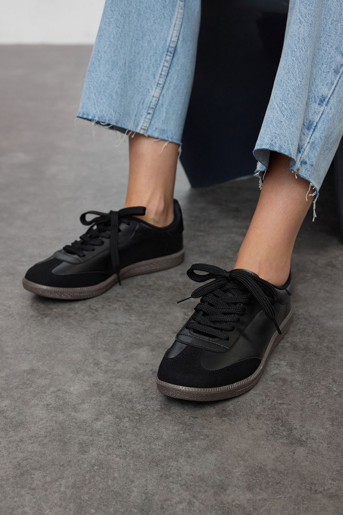 Retro Lace-Up Women's Sneakers