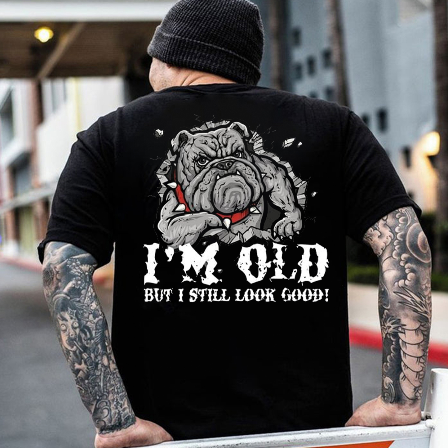 I'M OLD BUT I STILL LOOK GOOD Hound Print Men's T-Shirt