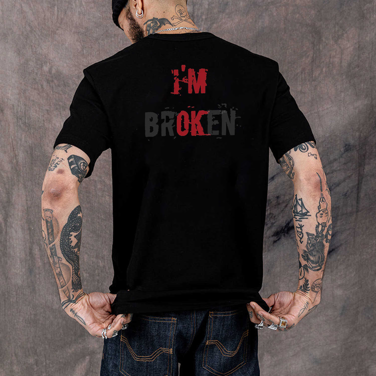 I’M BROKEN Letters Graphic Casual Simple White and Black Print T-shirt Image - 2