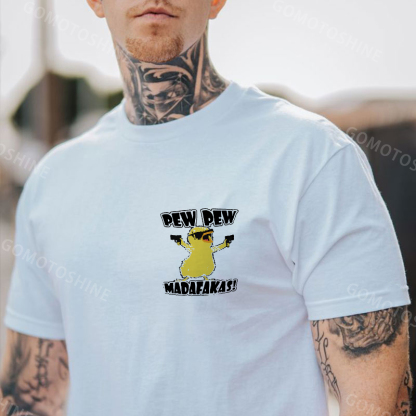 Yellow Duck Carries Pistol Letter Graphic Black Print T-shirt