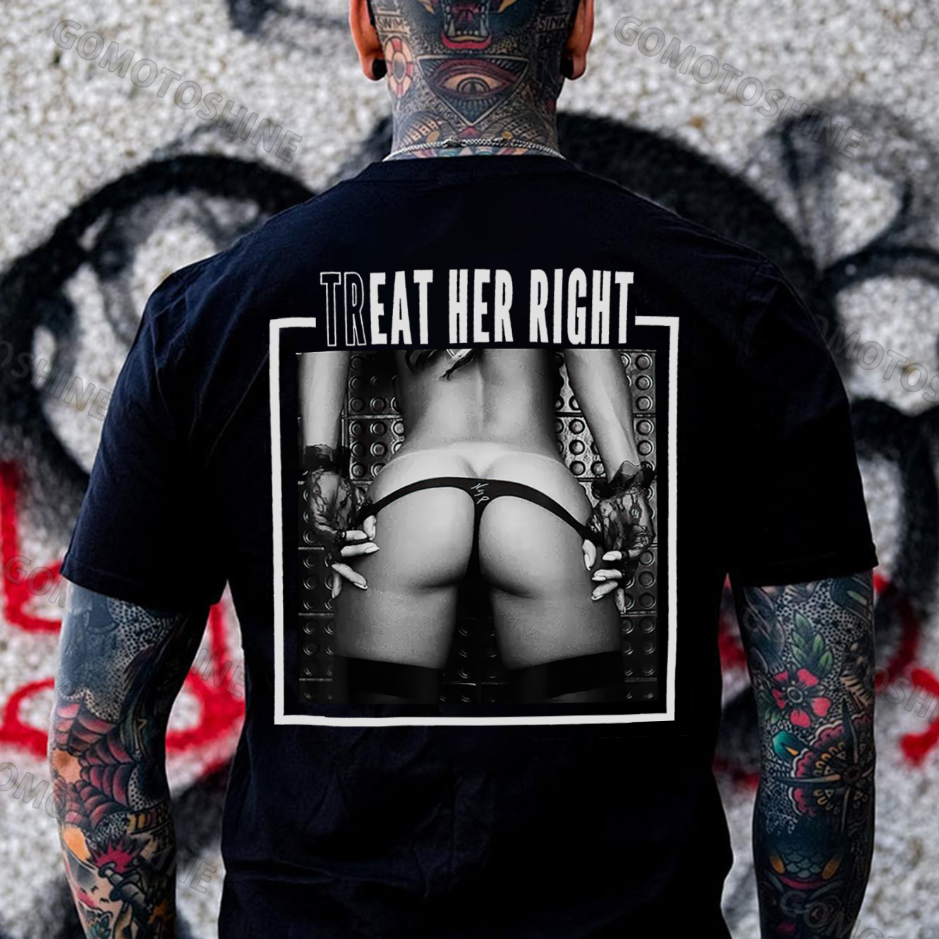 TREAT HER RIGHT Sexy Woman Bundle Game Print Men's T-shirt Image - 1