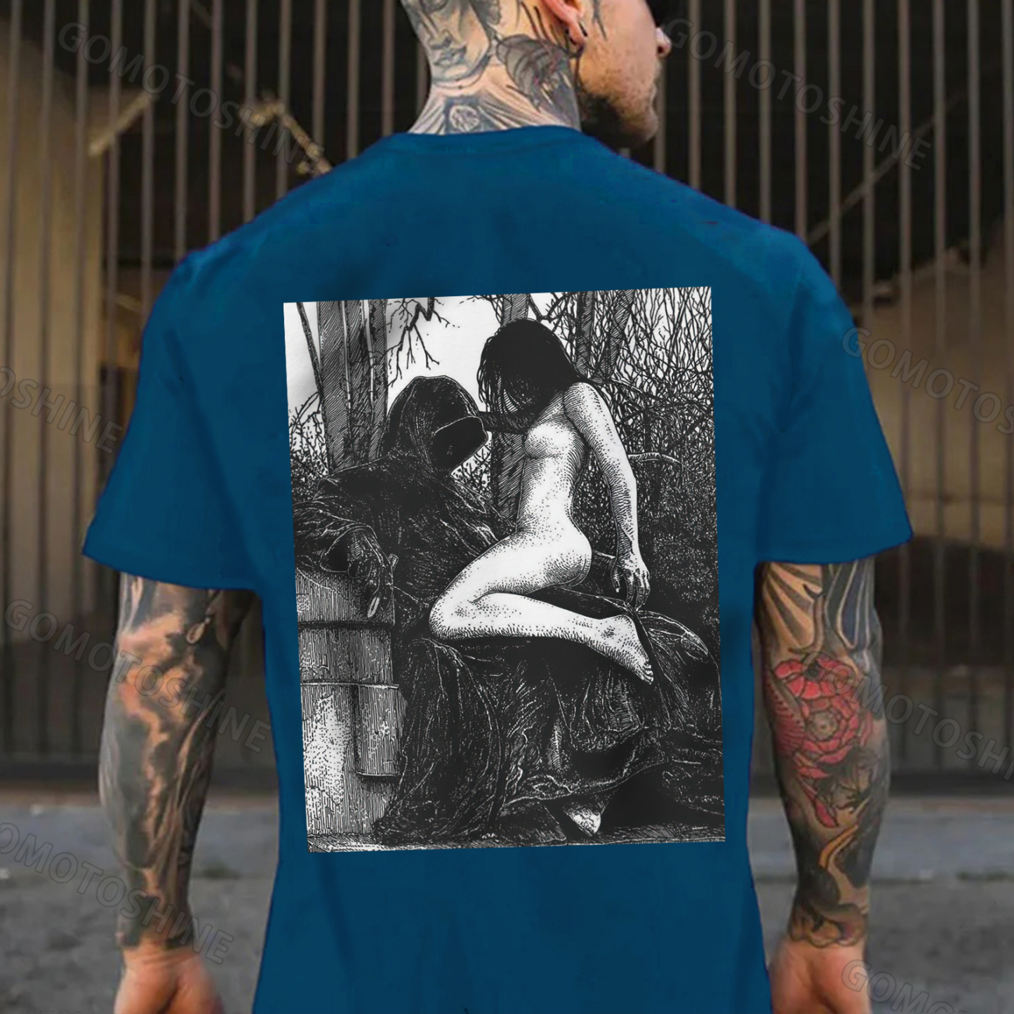 Sexy Girl Fell In Love With The Devil Print Men's T-shirt Image - 4