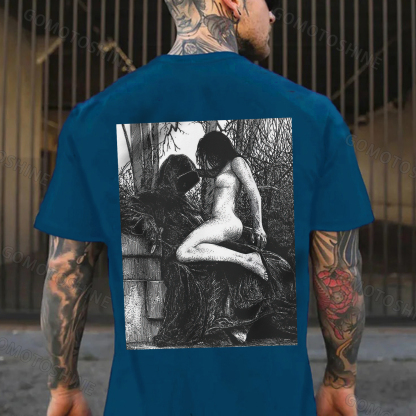 Sexy Girl Fell In Love With The Devil Print Men's T-shirt Image - 4