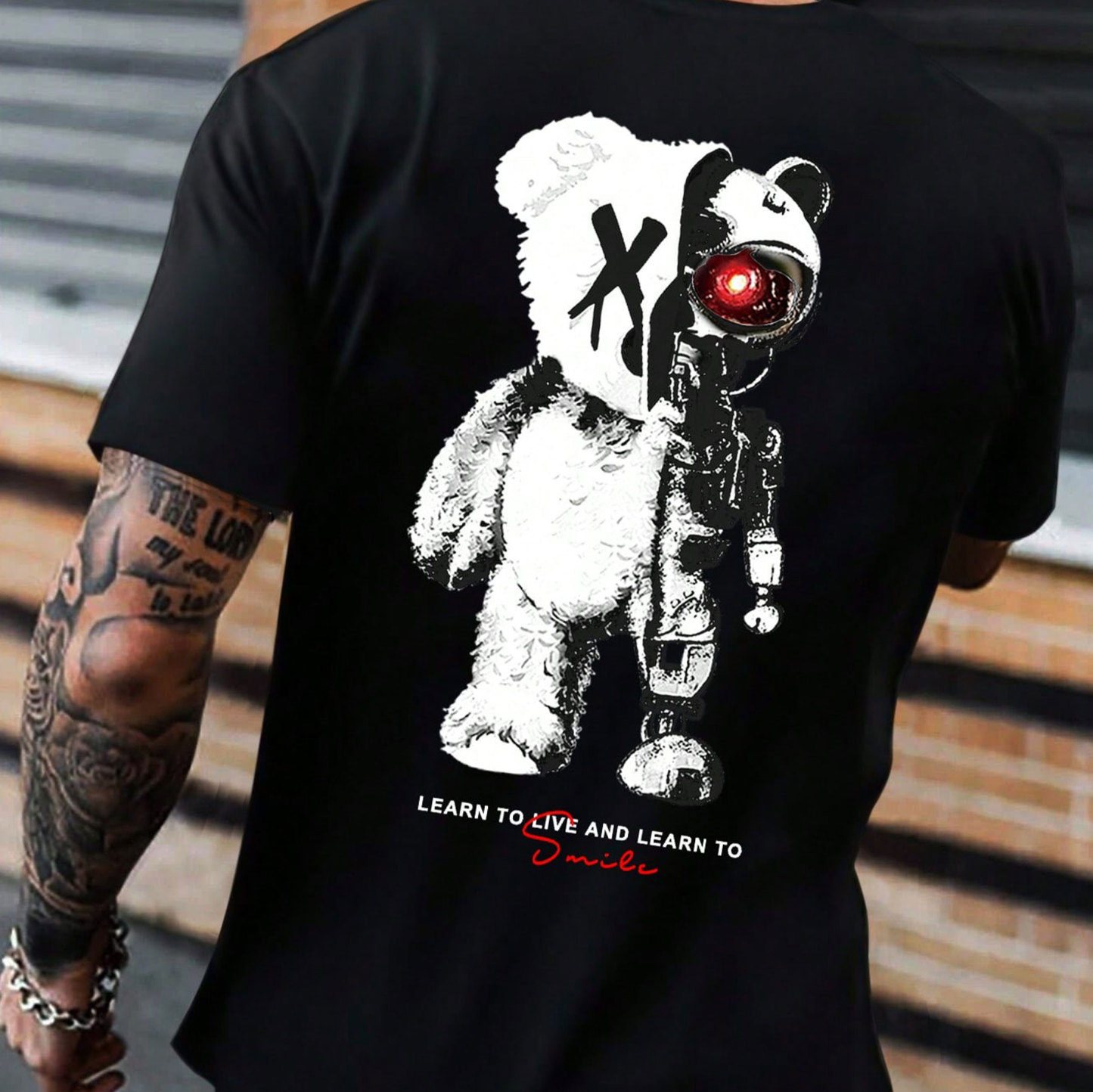 LEARN TO LIVE AND LEARN TO SMILE Black Print T-shirt