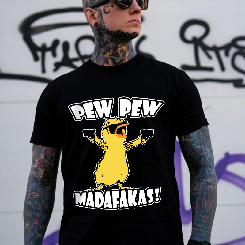 Yellow Duck Carries Pistol Letter Graphic Print Men's T-shirt