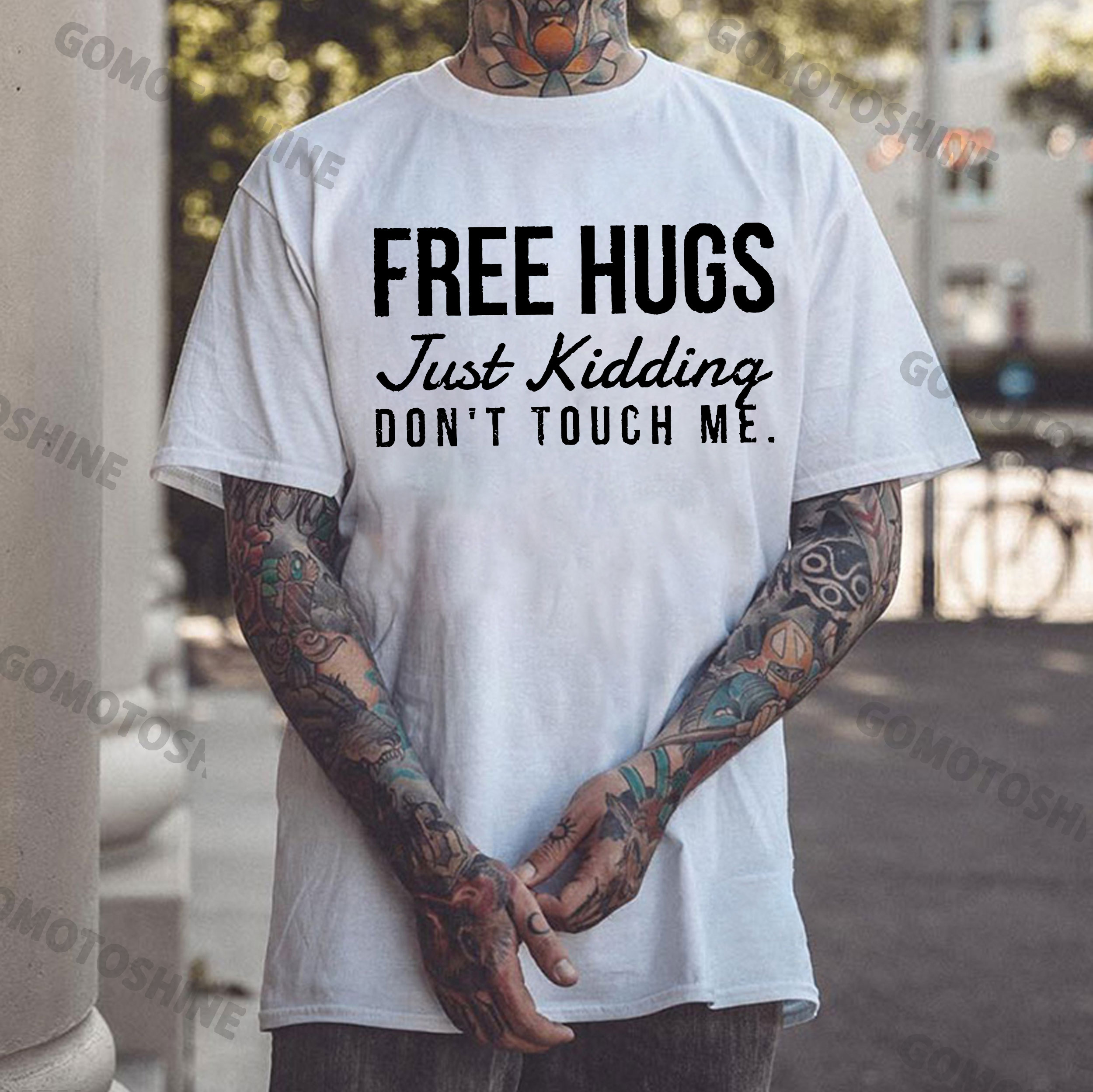 FREE HUGS JUST KIDDING Letter Graphic Black Print T-shirt