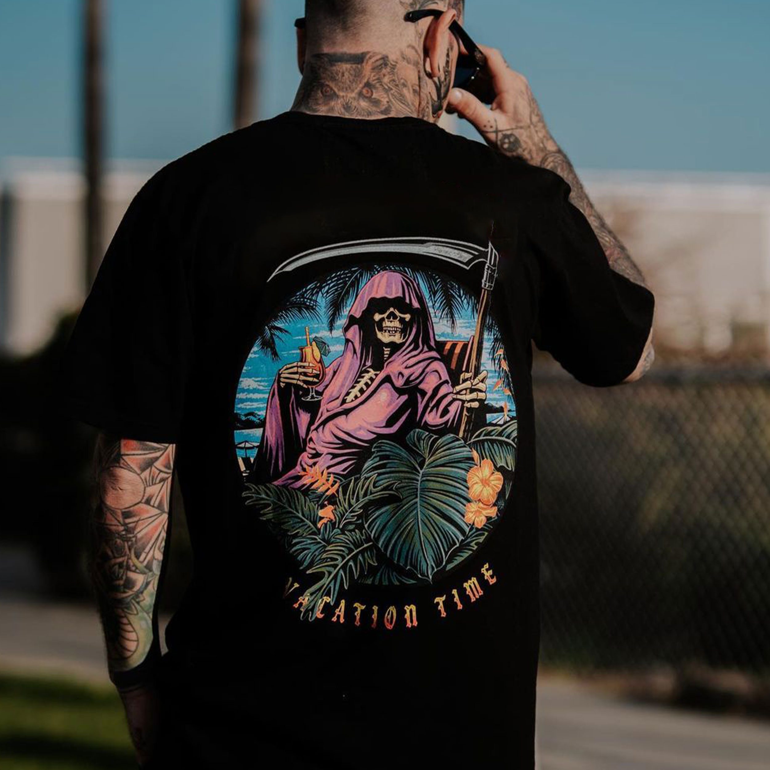 VACATION TIME Skull at the Seaside Black Print T-shirt