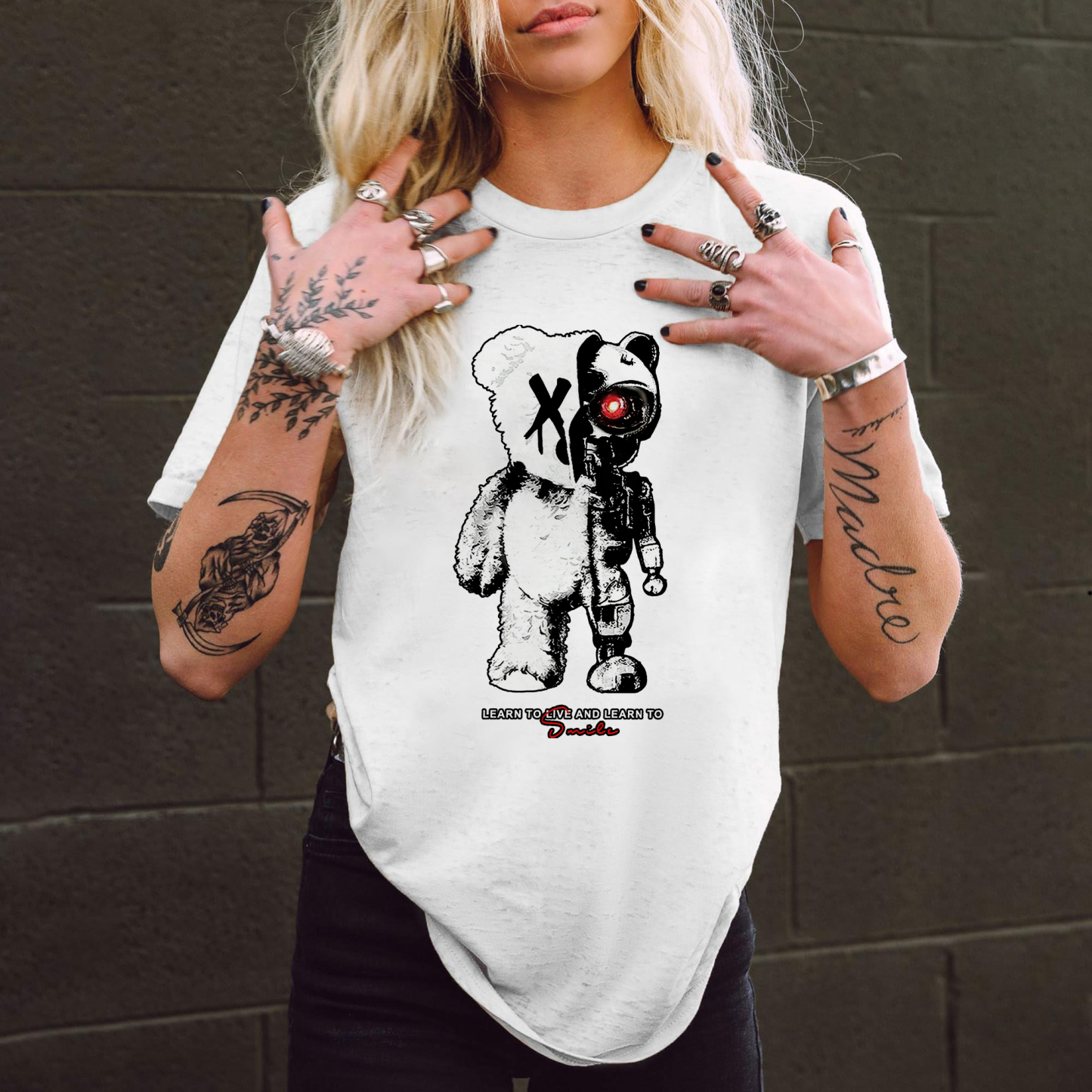 LEARN TO LIVE AND LEARN TO SMILE Deconstruction Bear Print Women's T-shirt