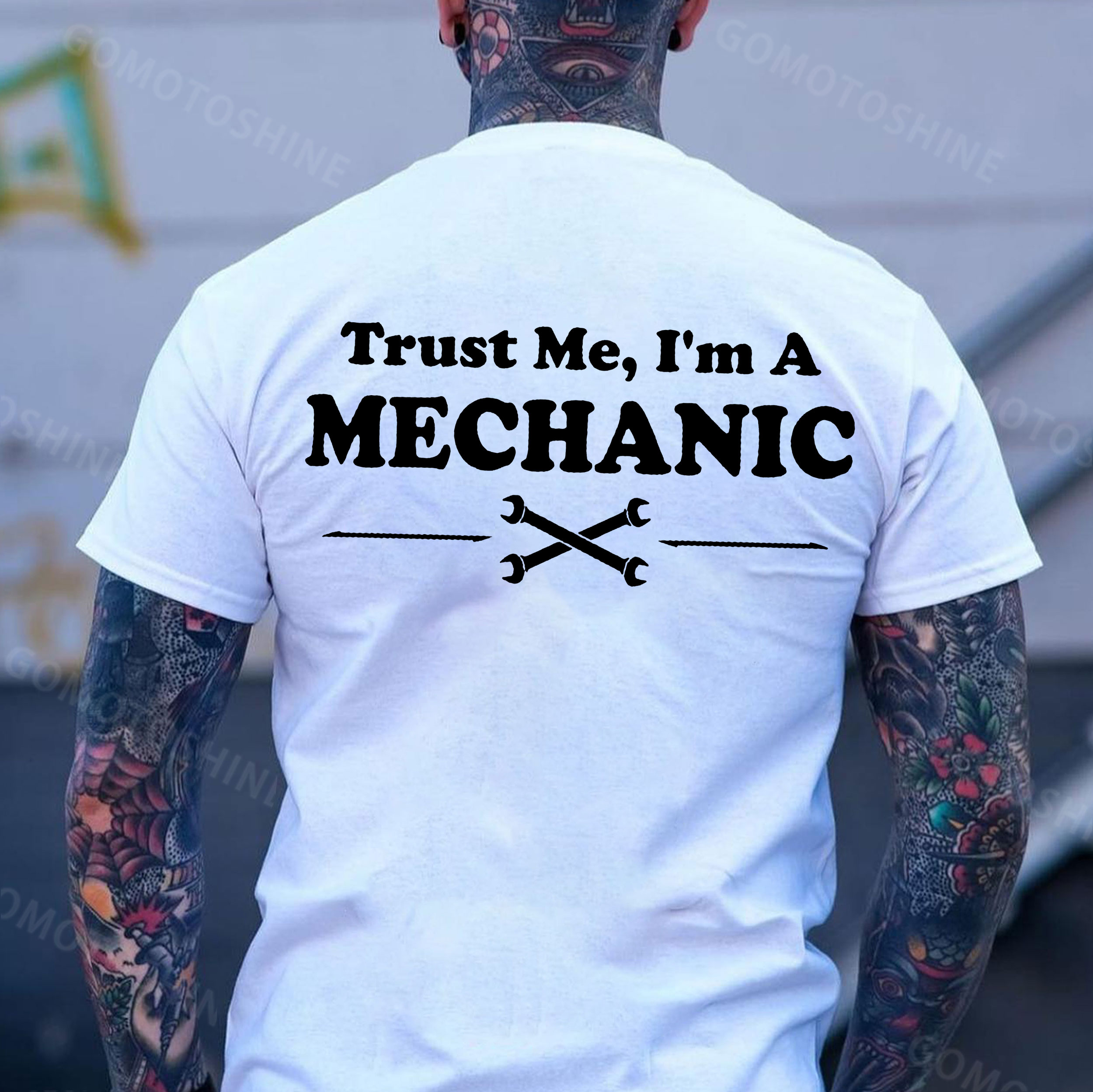 TRUST ME, I'M A MECHANIC Black Print T-Shirt