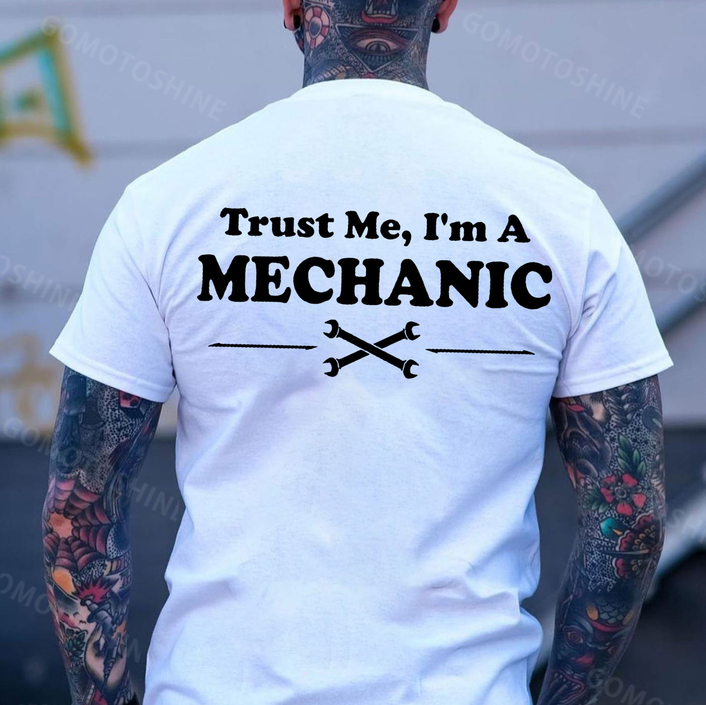 TRUST ME, I'M A MECHANIC Black Print T-Shirt