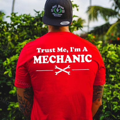 TRUST ME, I'M A MECHANIC Black Print T-Shirt
