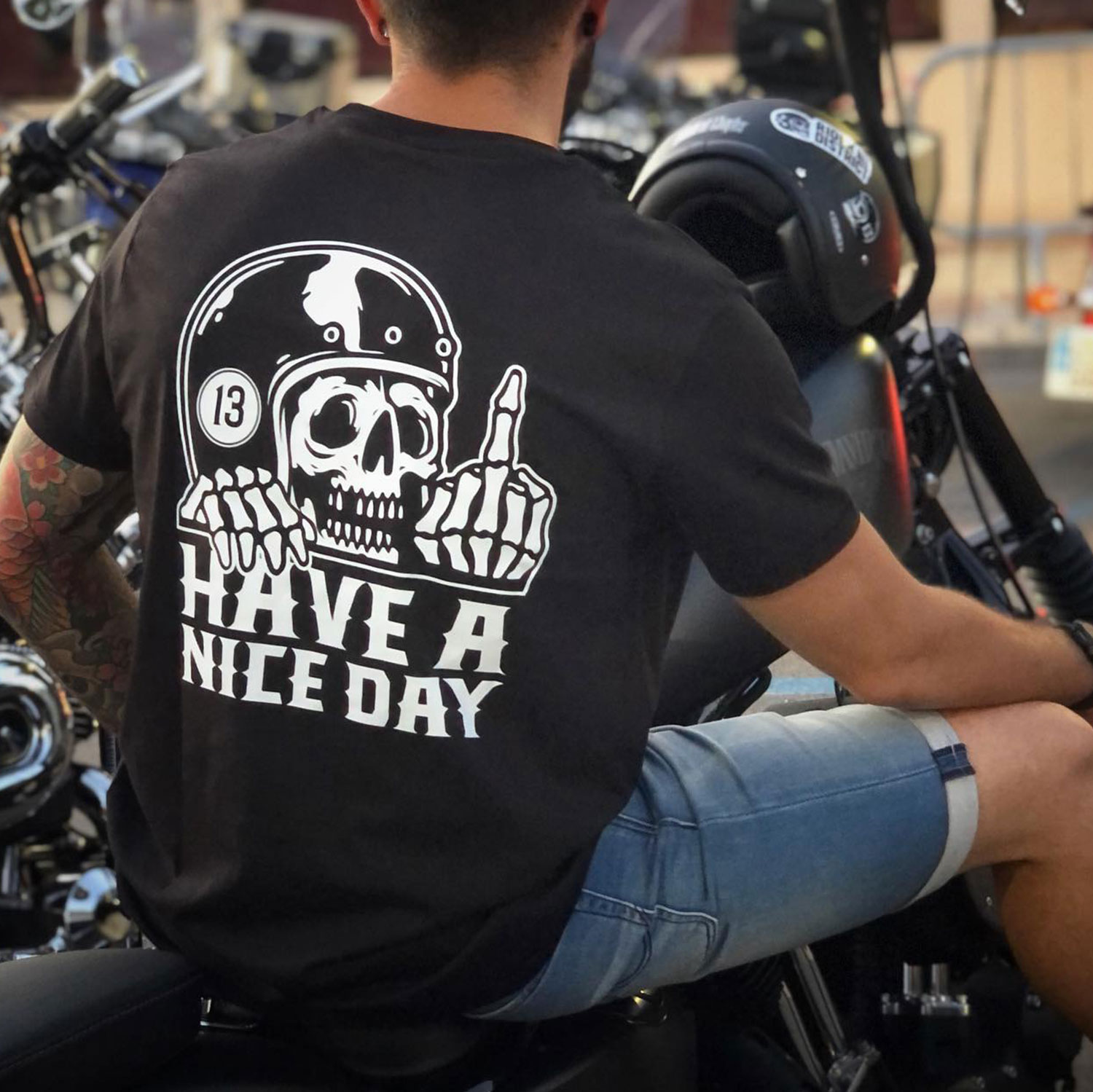 HAVE A NICE DAY Skull with Helmet Graphic Black Print T-shirt