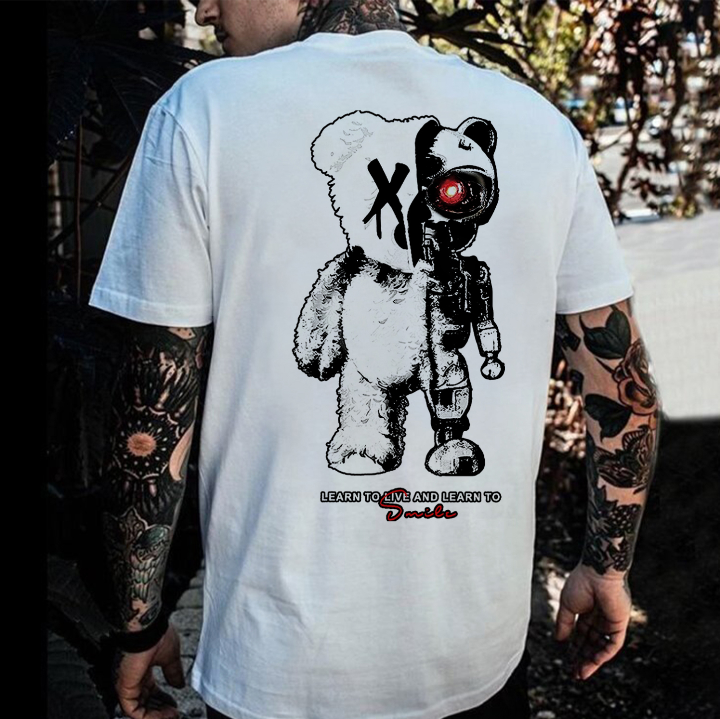 LEARN TO LIVE AND LEARN TO SMILE Black Print T-shirt