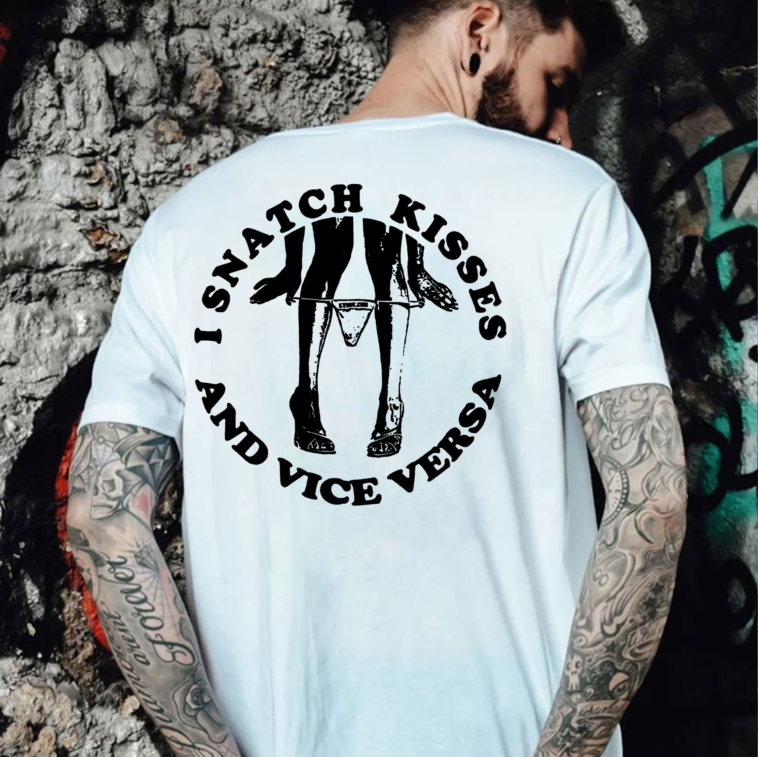 I SNATCH KISSES Sexy Lady Graphic Black Print T-shirt