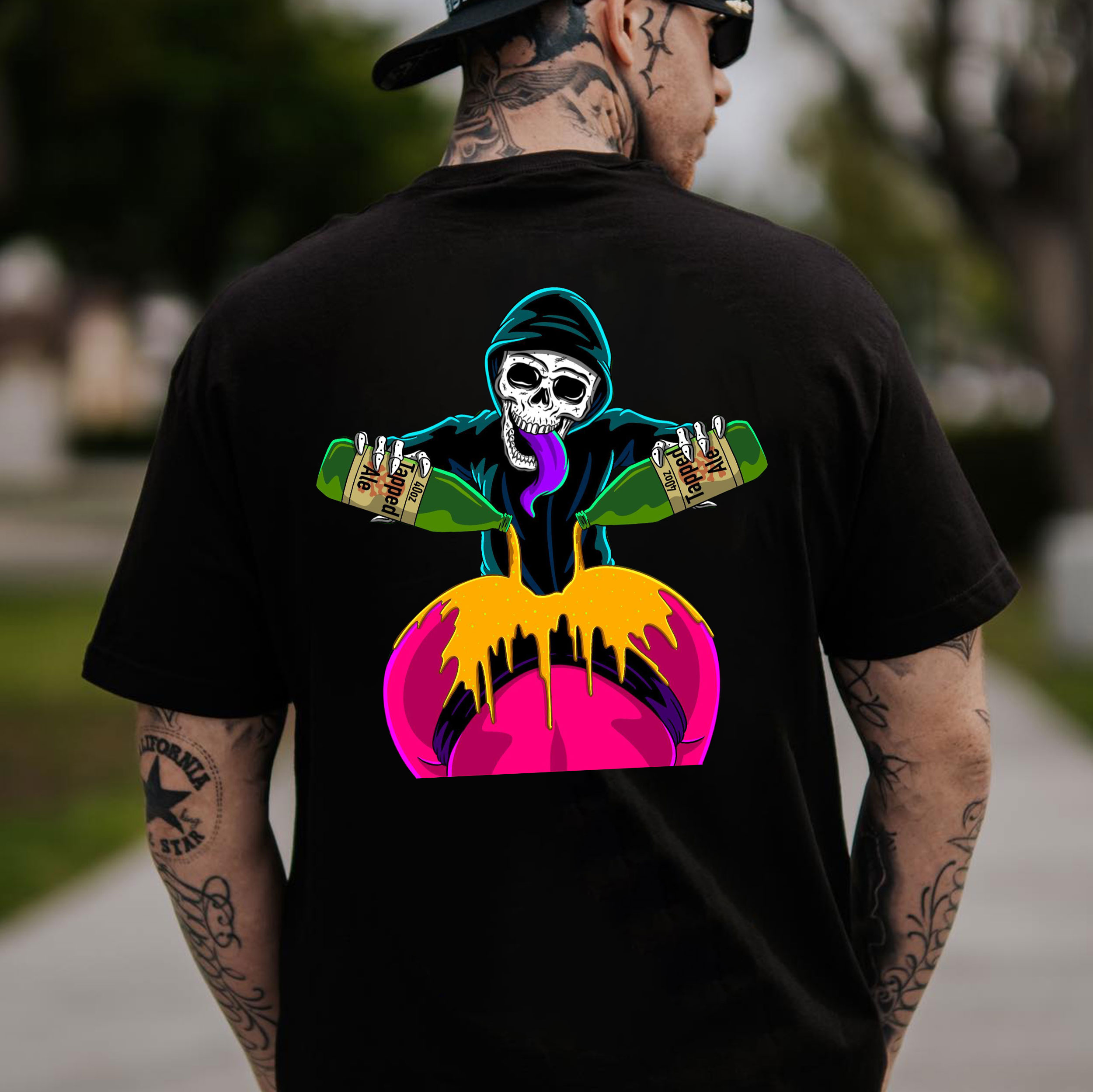 Skull Pouring Beer Down the Sexy Ass Black Print T-shirt