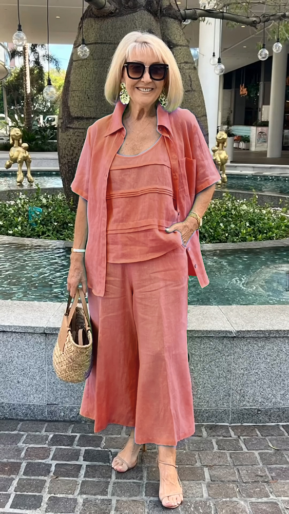 Cotton and linen three-piece Suit