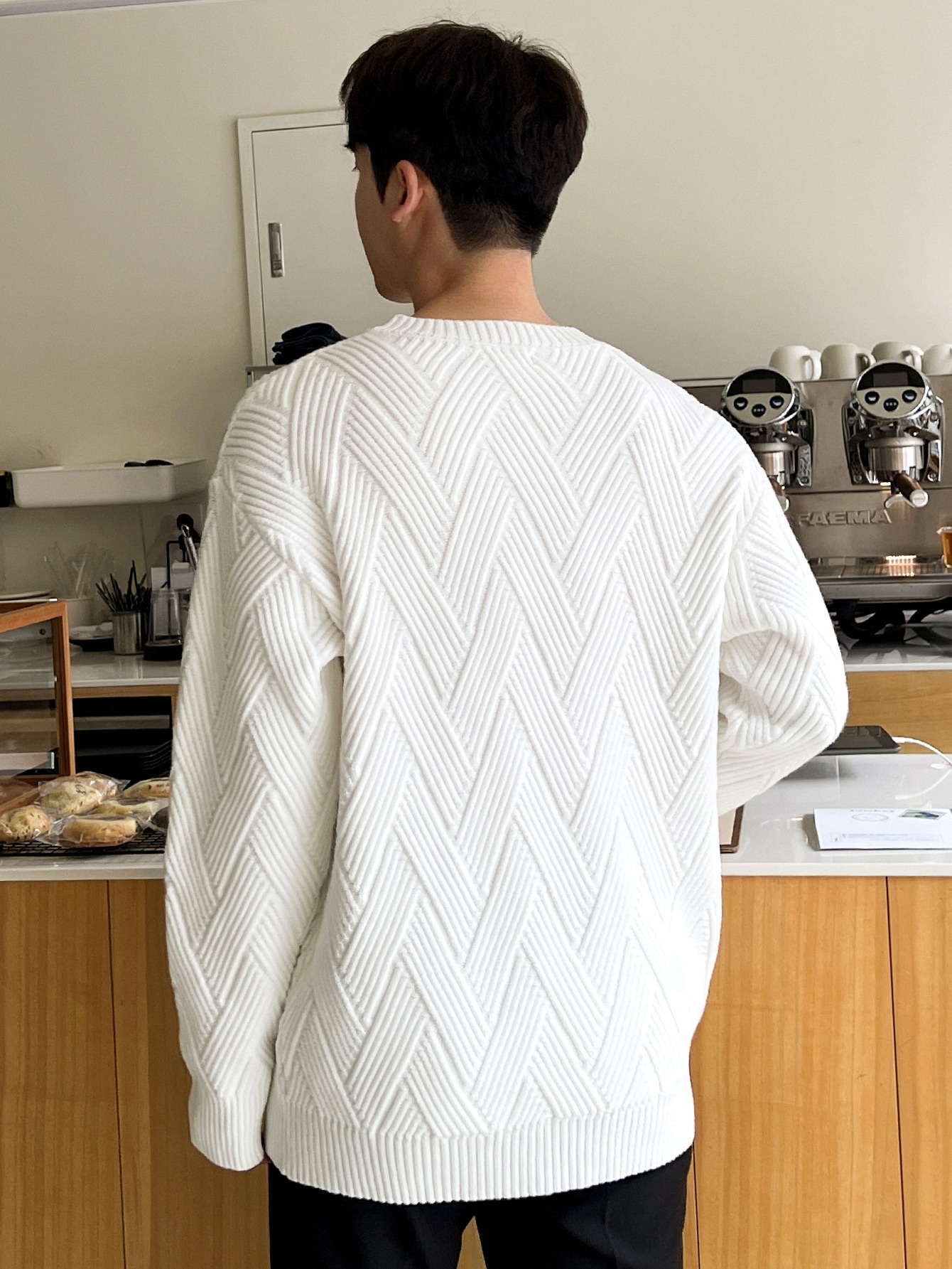 Men‘s Solid Drop Shoulder Sweater