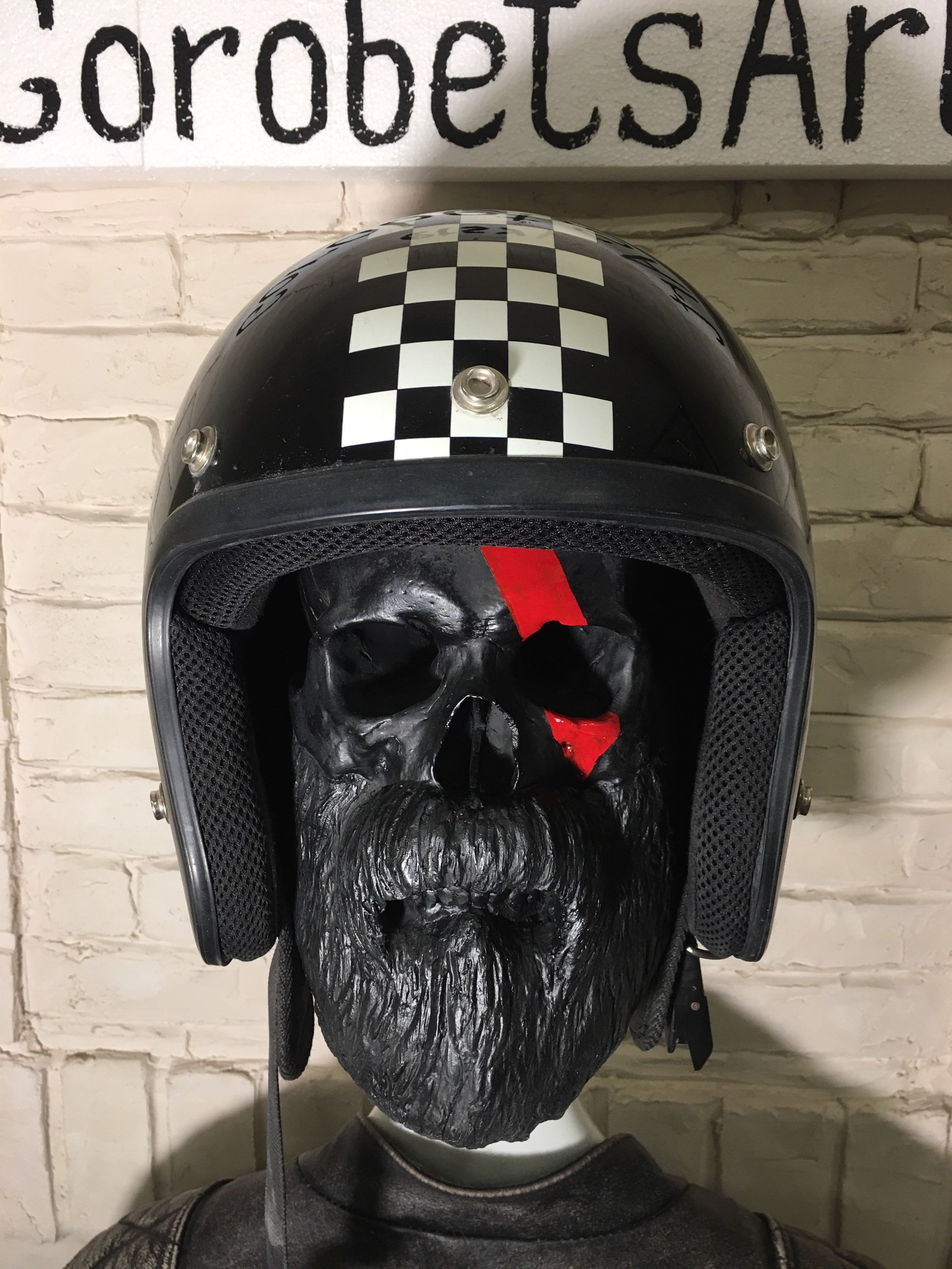🔥Last Day 49% OFF-Motorcycle Skull Helmet Holder with Beard(🎁The most special gift for riders)