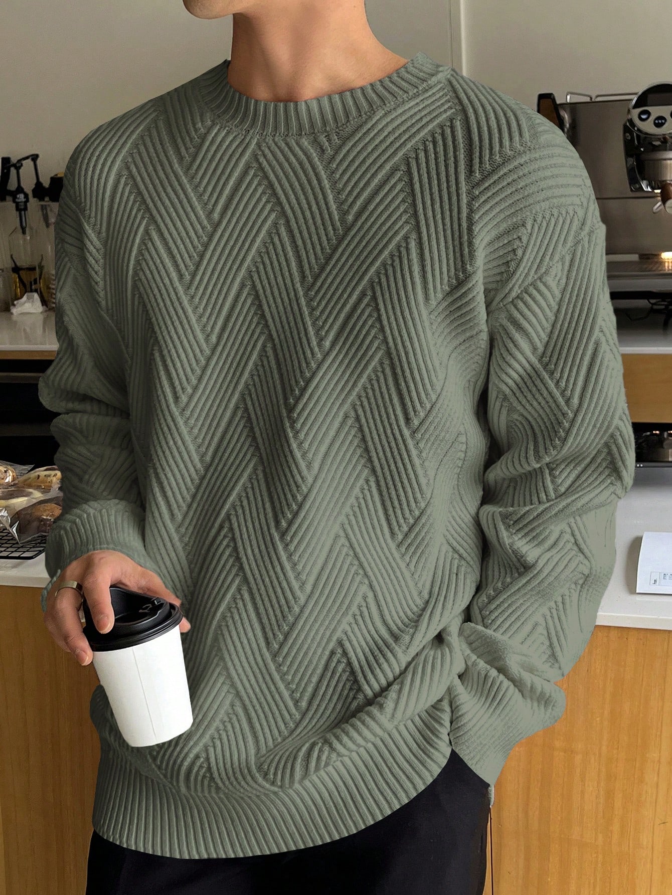 Men‘s Solid Drop Shoulder Sweater